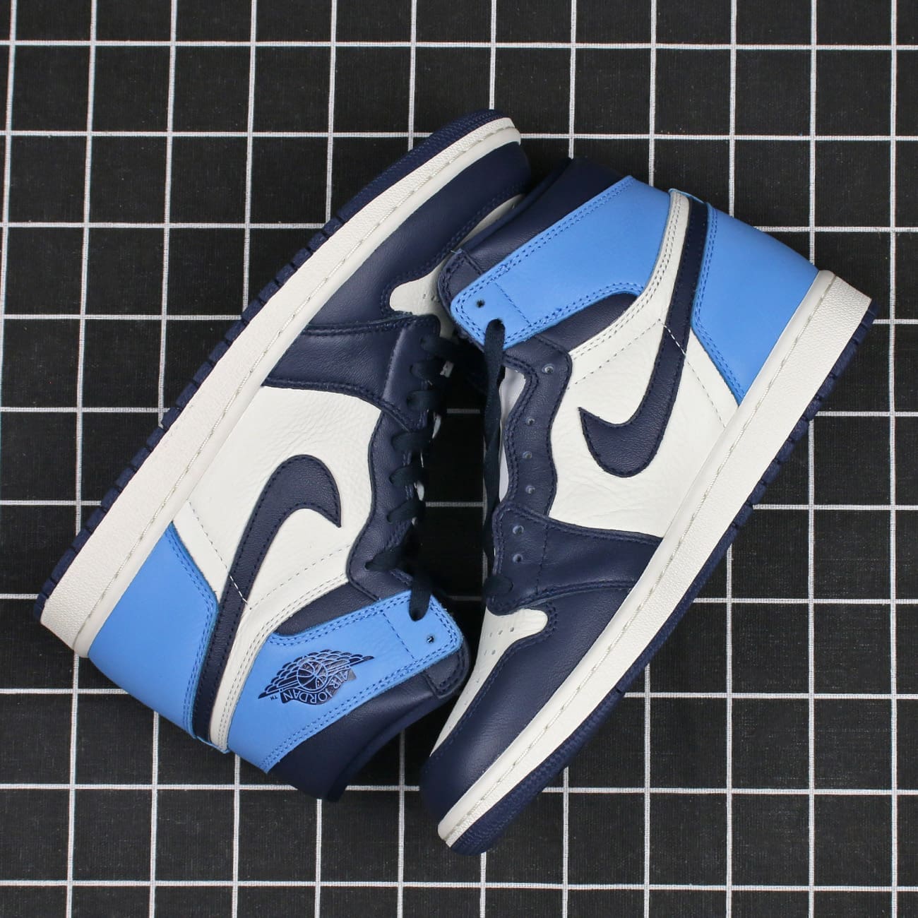Air Jordan 1 Retro High OG Obsidian Replica