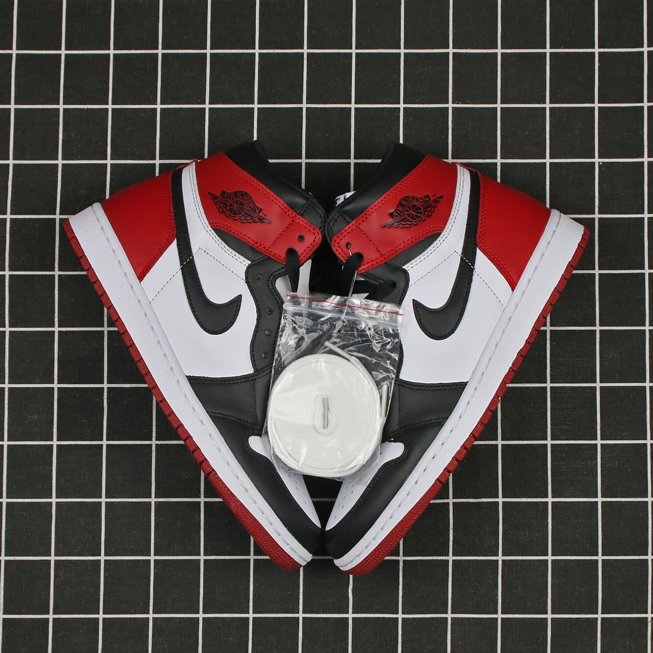 Air Jordan 1 Retro High OG Black Toe Replica