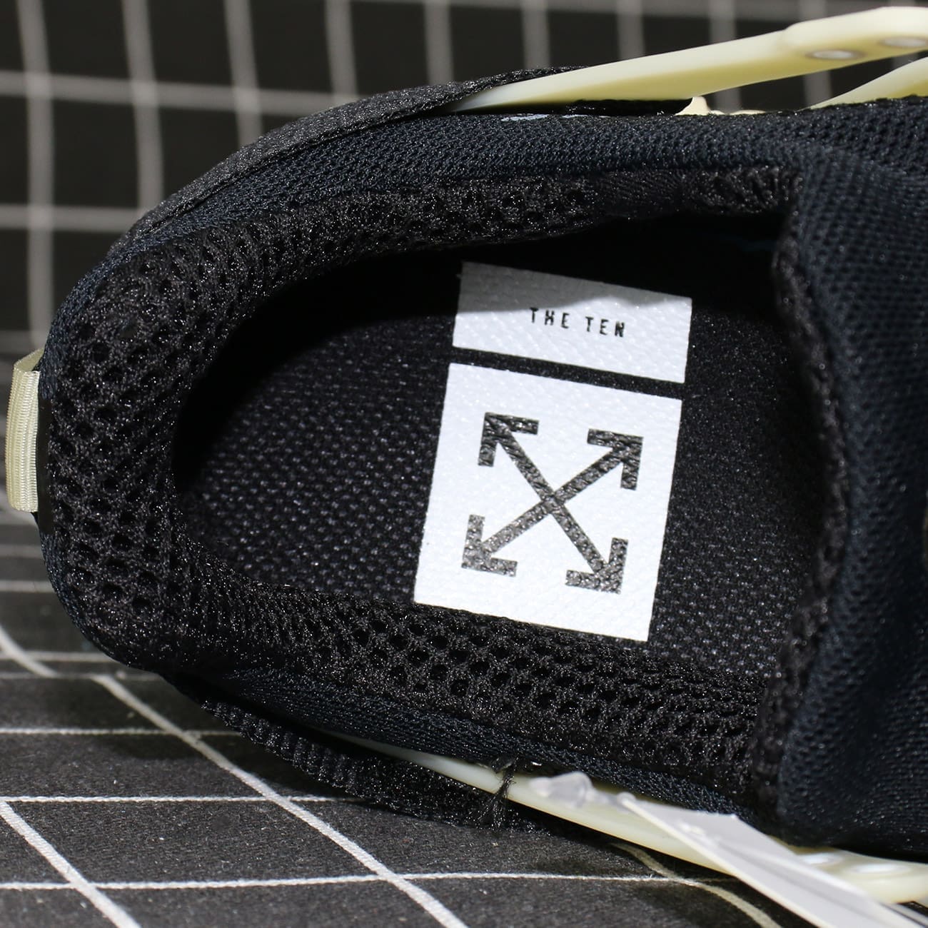 Nike Air Presto Black White Replica