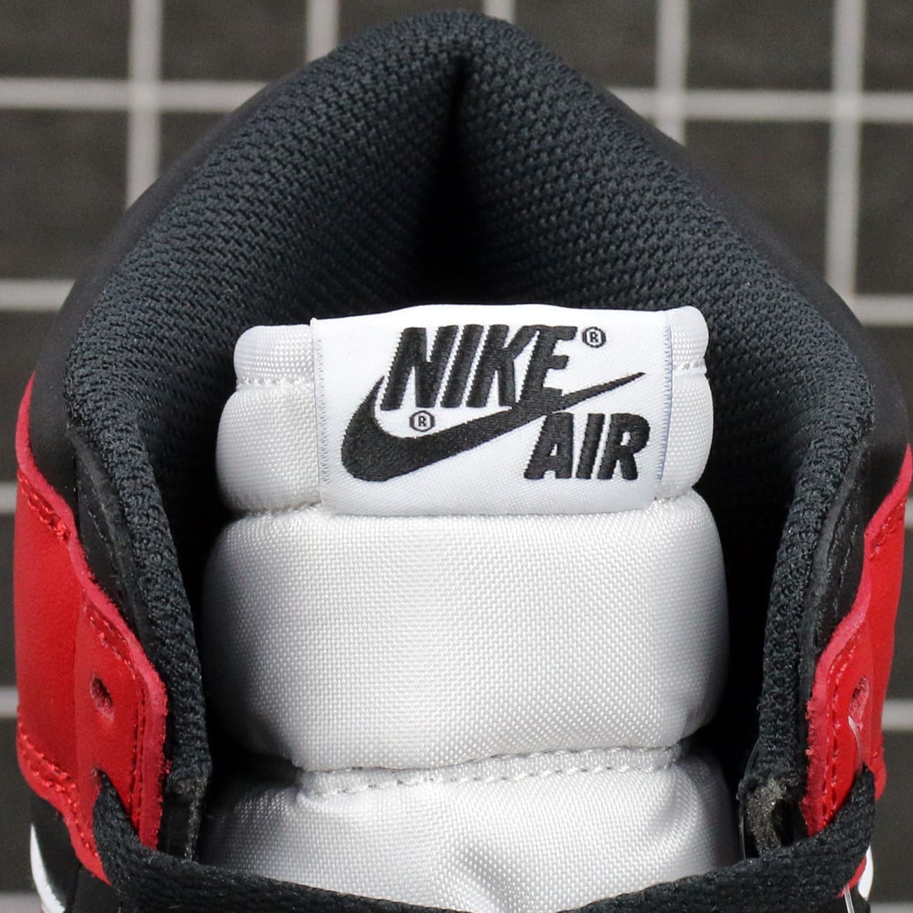 Air Jordan 1 Retro High OG Black Toe Replica