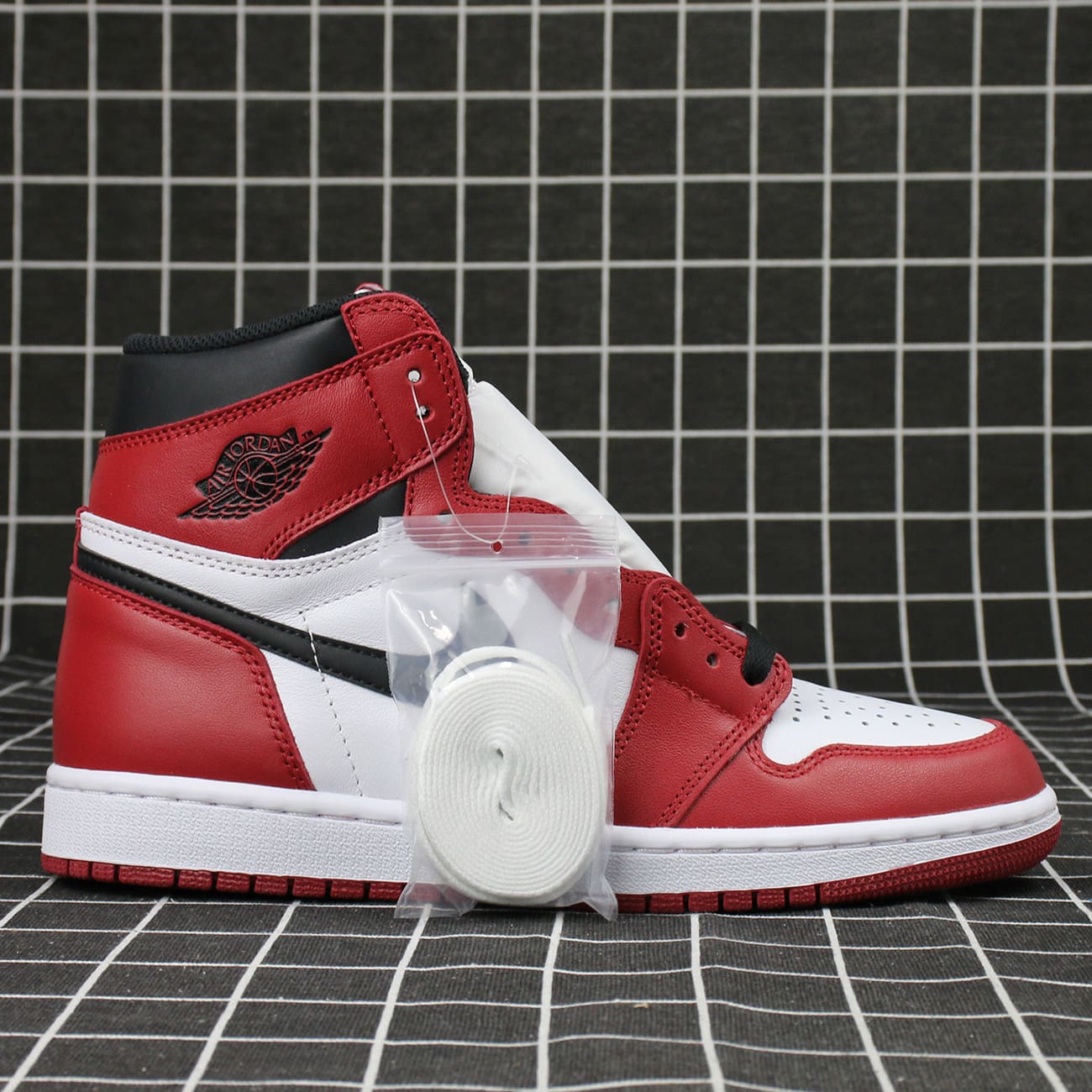 Jordan 1 Retro Chicago (2015) Replica