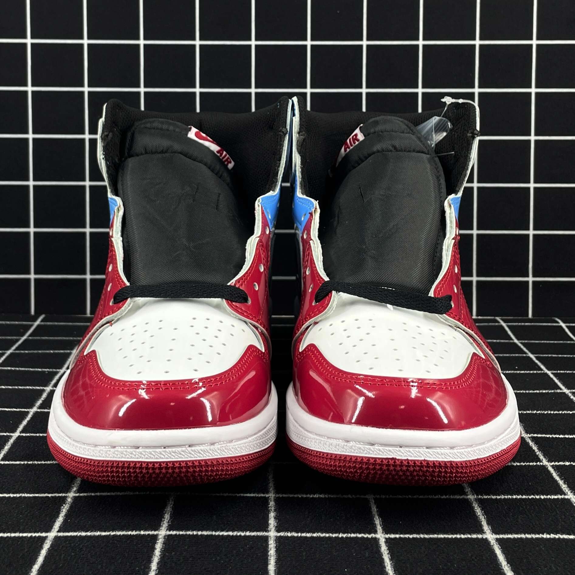 Jordan 1 Retro High Fearless UNC Chicago Replica