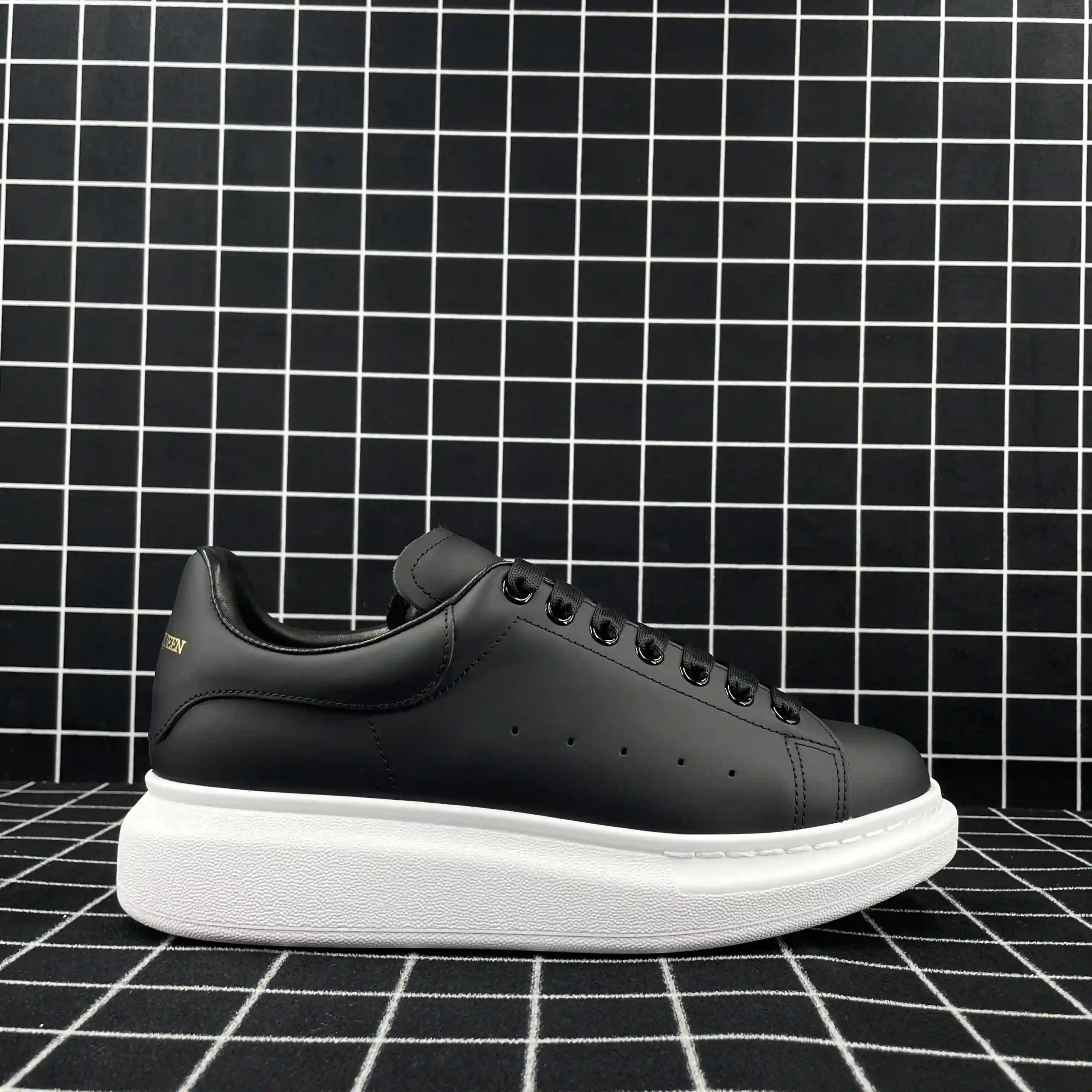 Alexander McQueen Oversized Sneaker Black Smooth Calf Leather Replica
