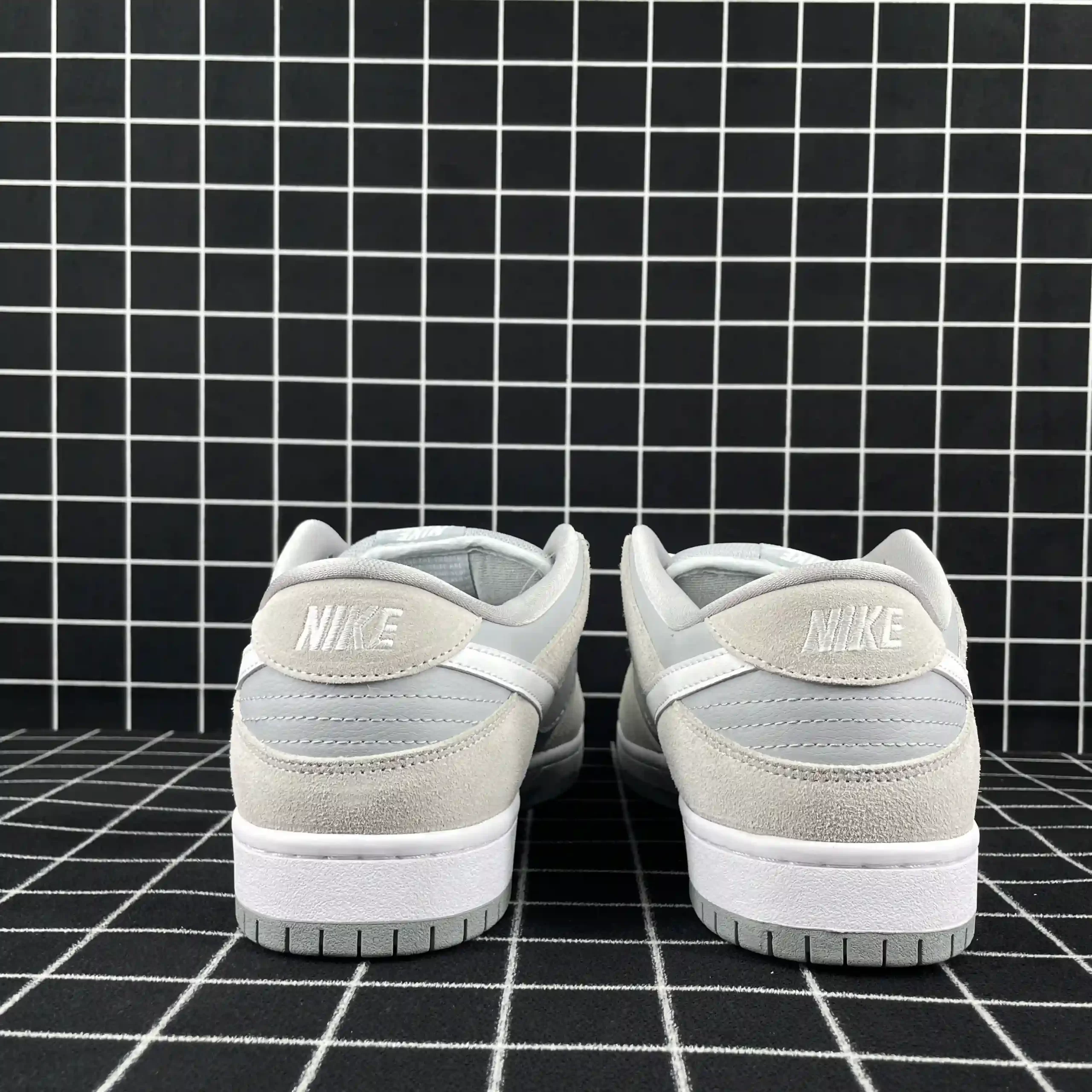 Nike SB Dunk Low Summit White Wolf Grey Replica