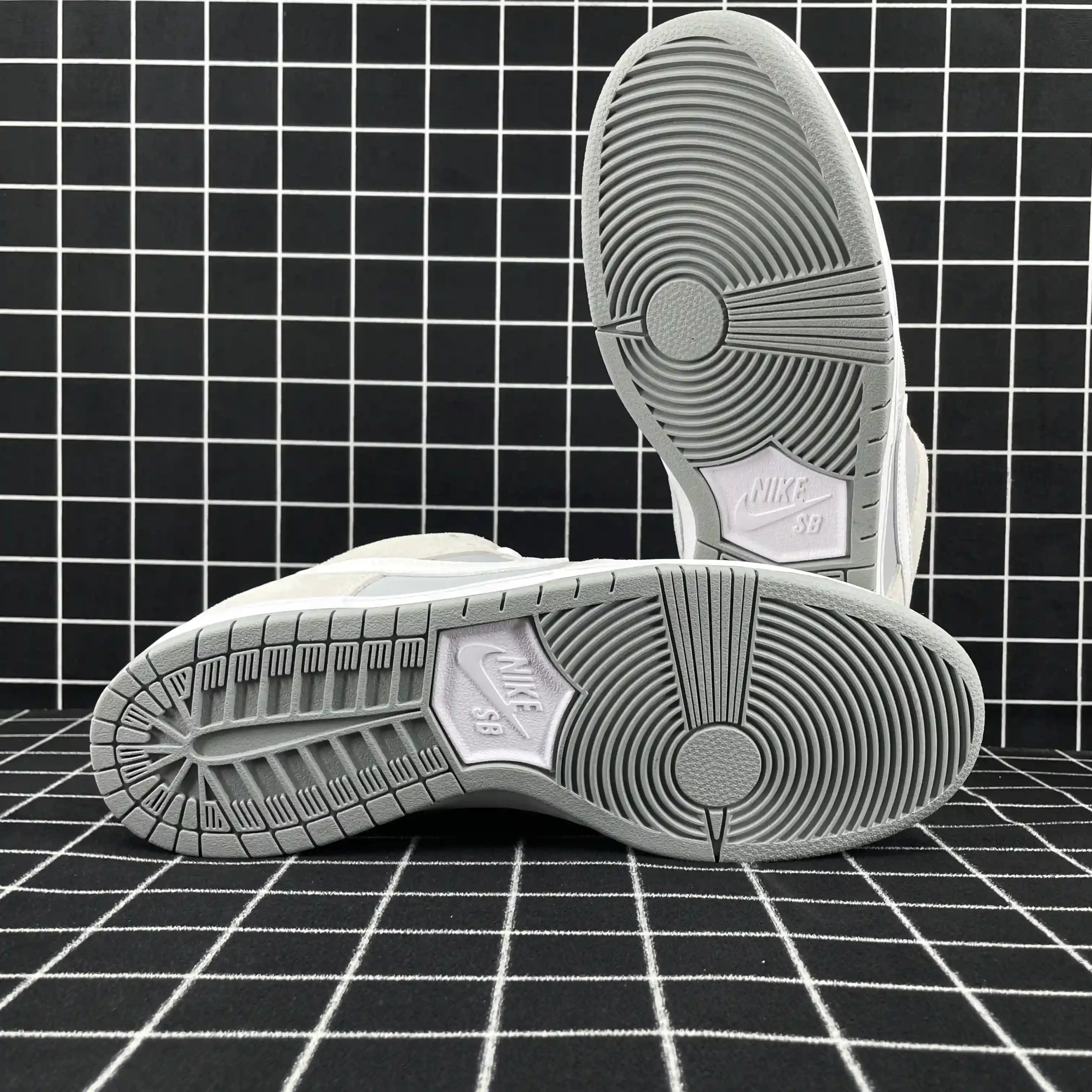 Nike SB Dunk Low Summit White Wolf Grey Replica