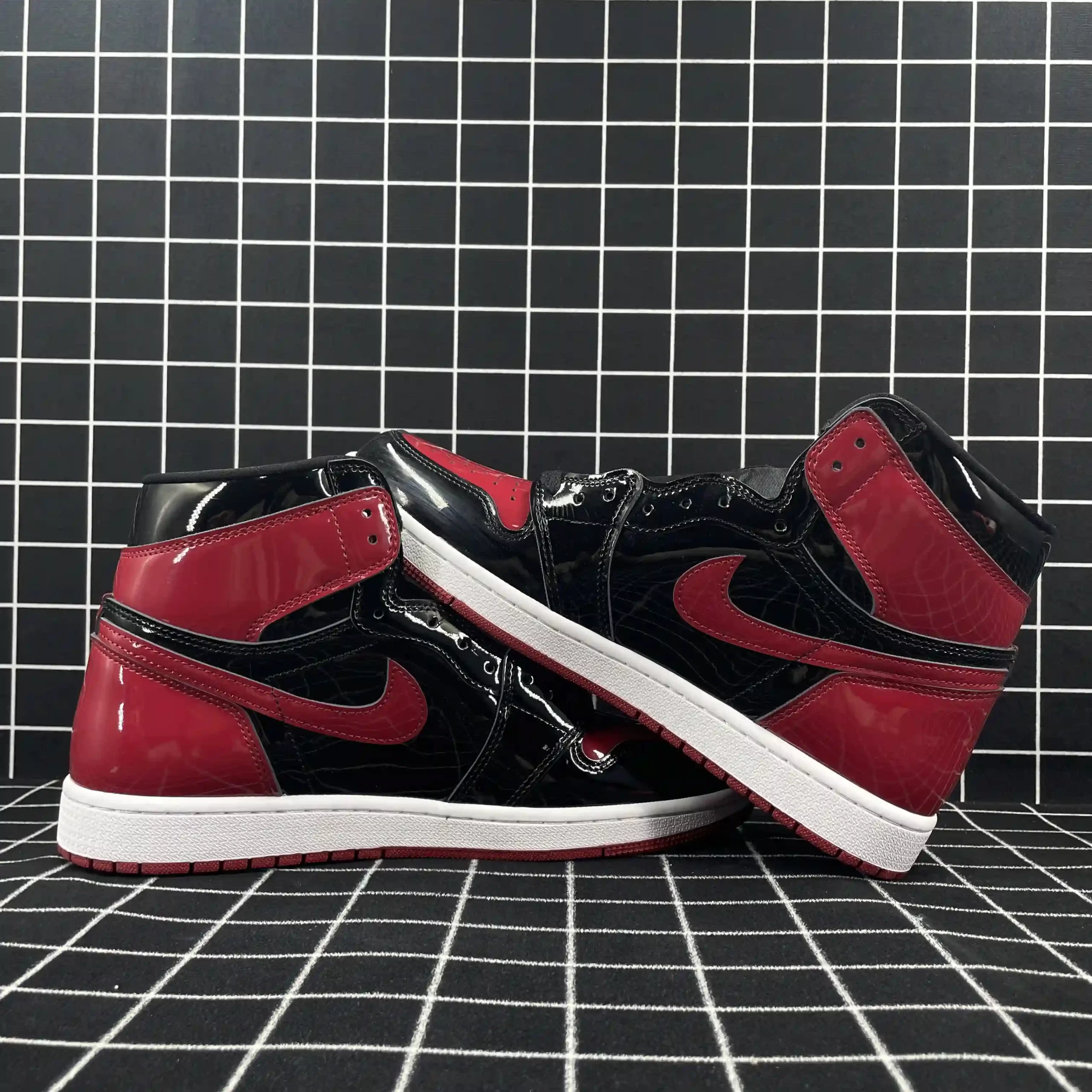 Air Jordan 1 High OG Bred Patent Replica