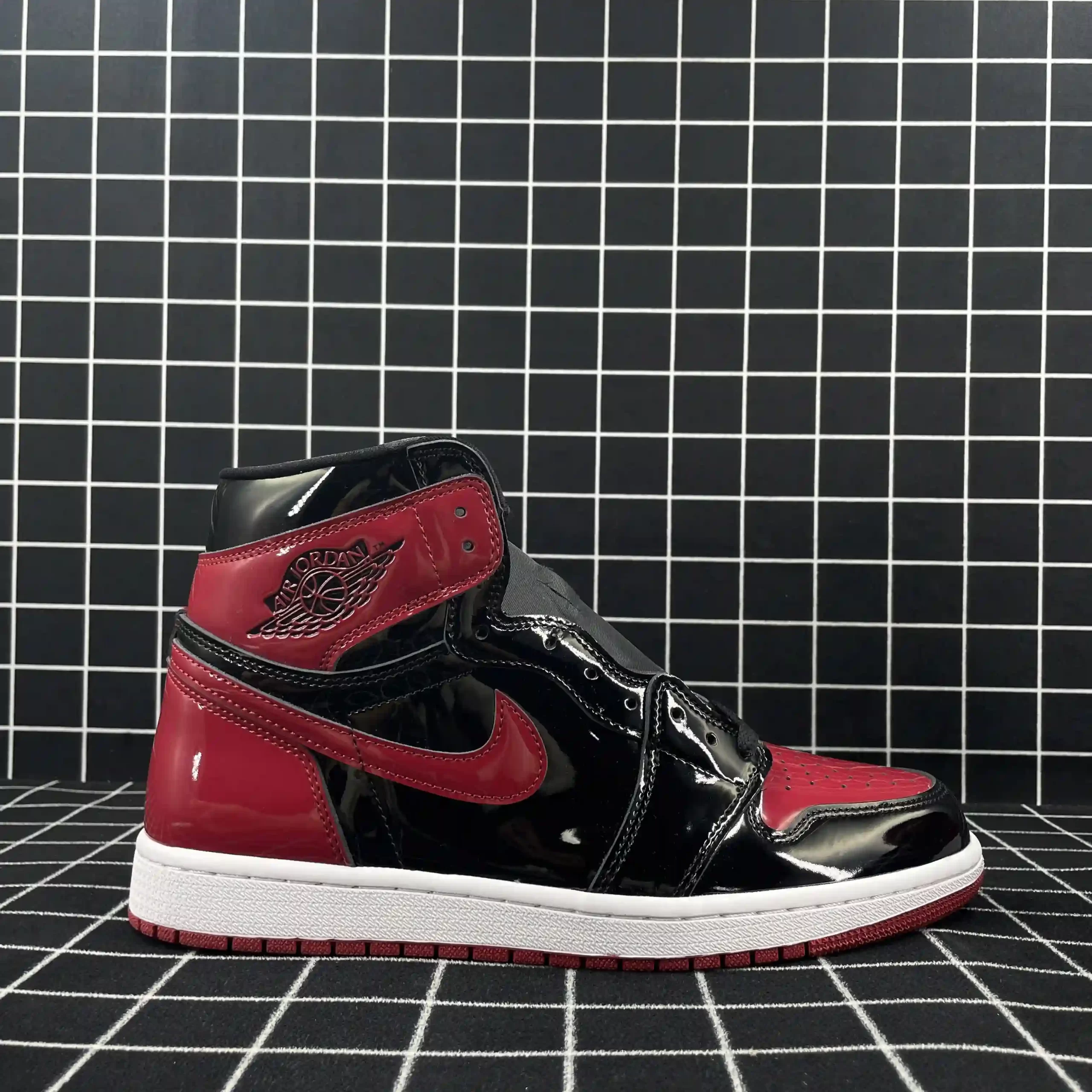 Air Jordan 1 High OG Bred Patent Replica