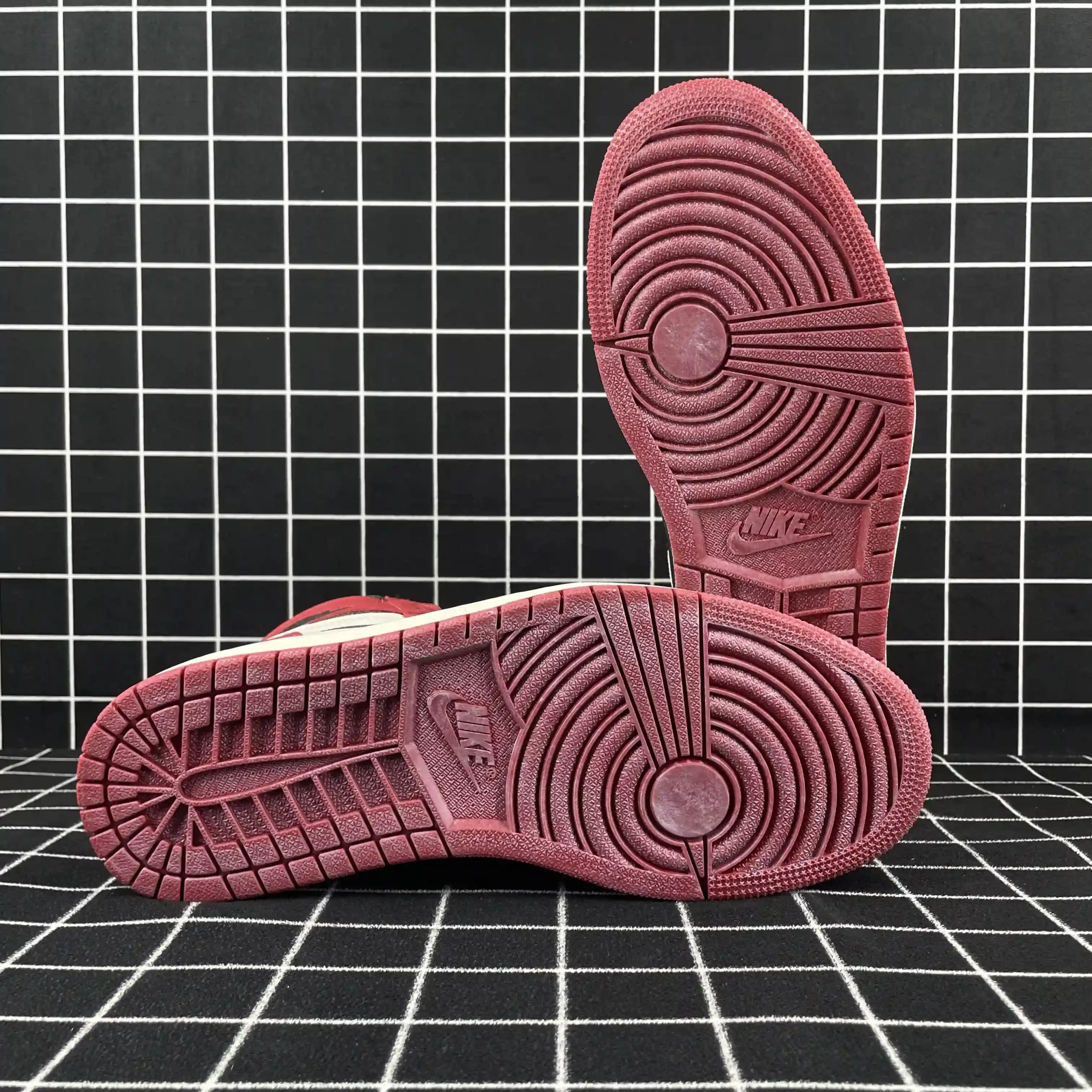 Jordan 1 Retro High OG Lost and Found Replica