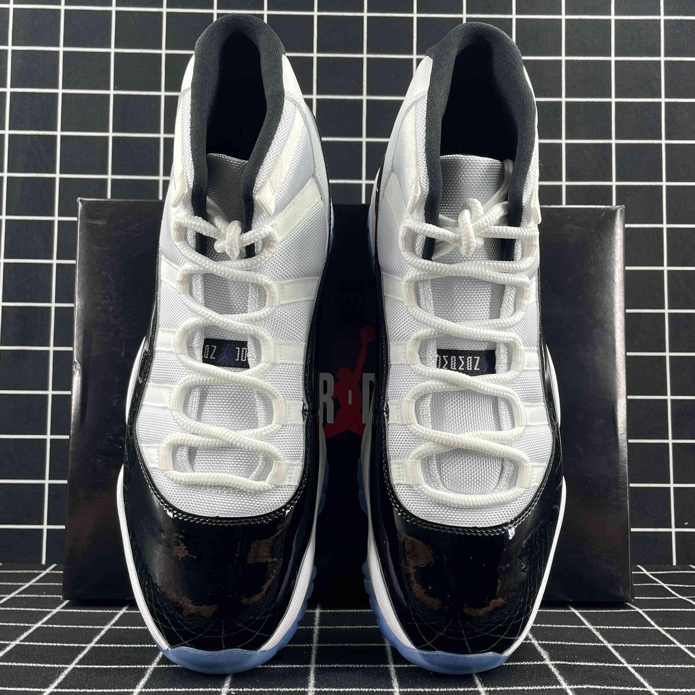 Air Jordan 11 Retro Low Emerald Replica