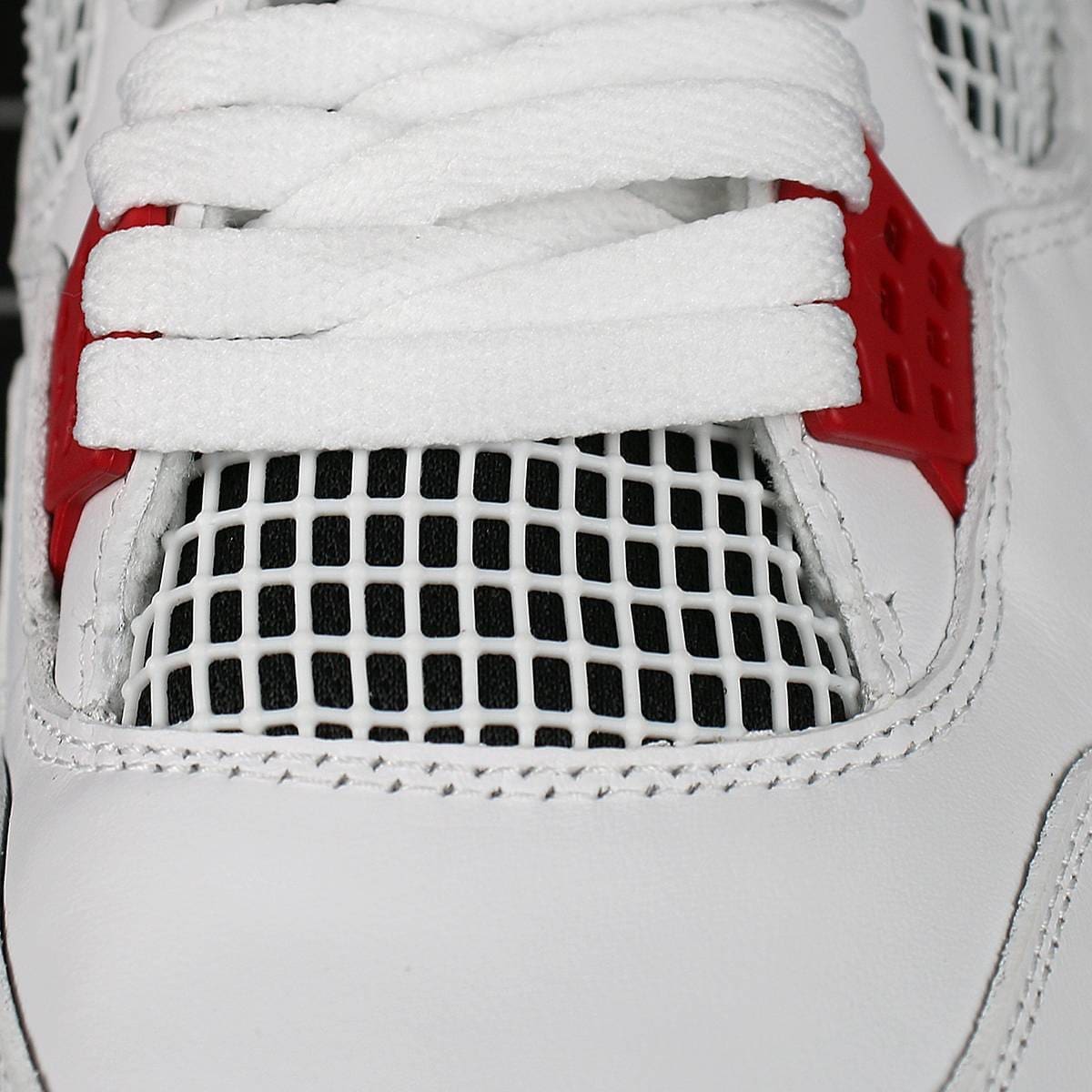 Jordan 4 Retro Fire Red (2020) Replica