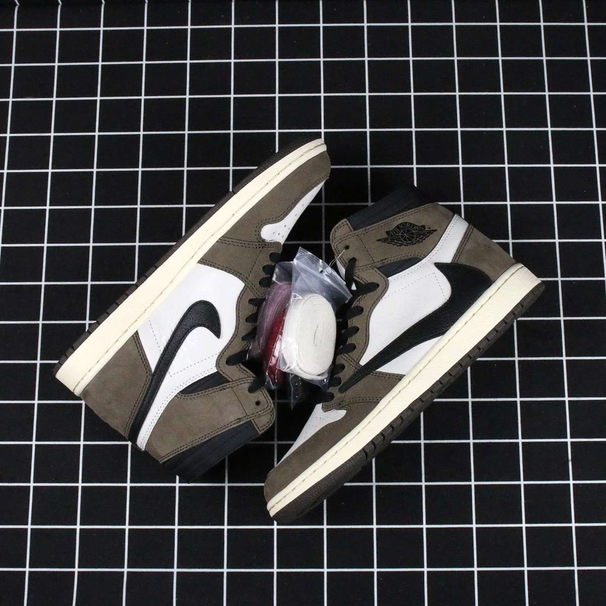 Jordan 1 Retro High Travis Scott Replica