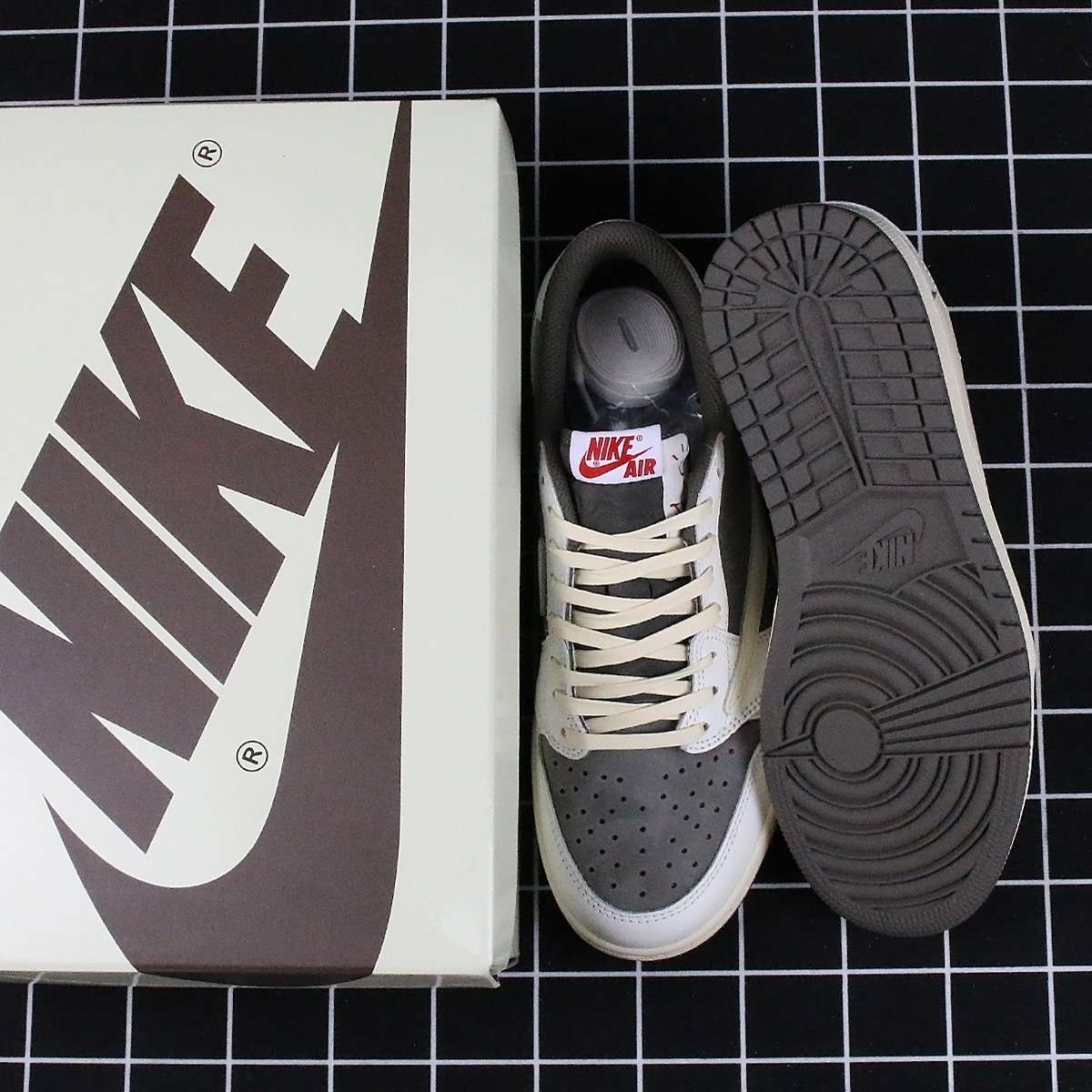 Jordan 1 Retro Low OG SP Travis Scott Reverse Mocha Replica