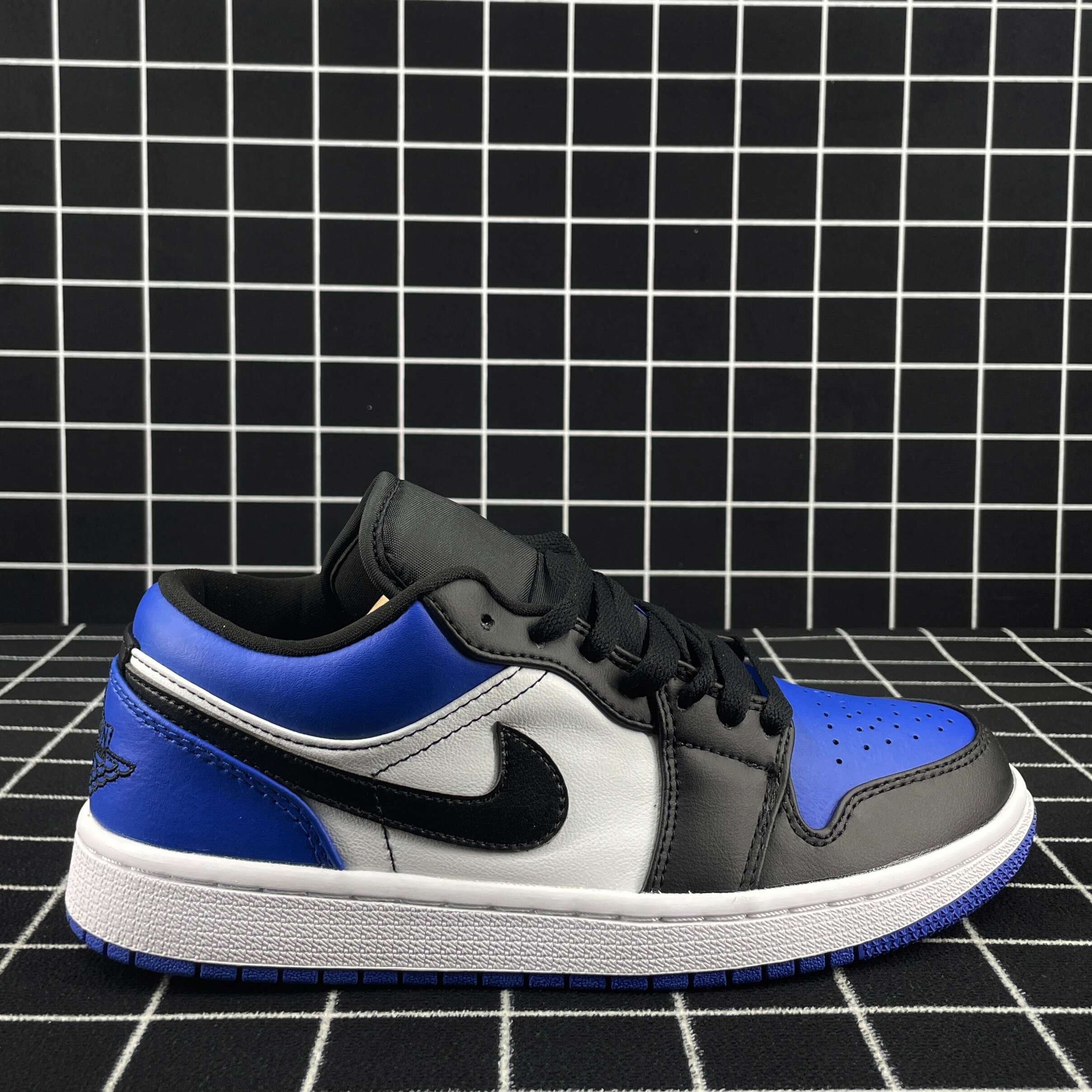 Jordan 1 Low Royal Toe Replica