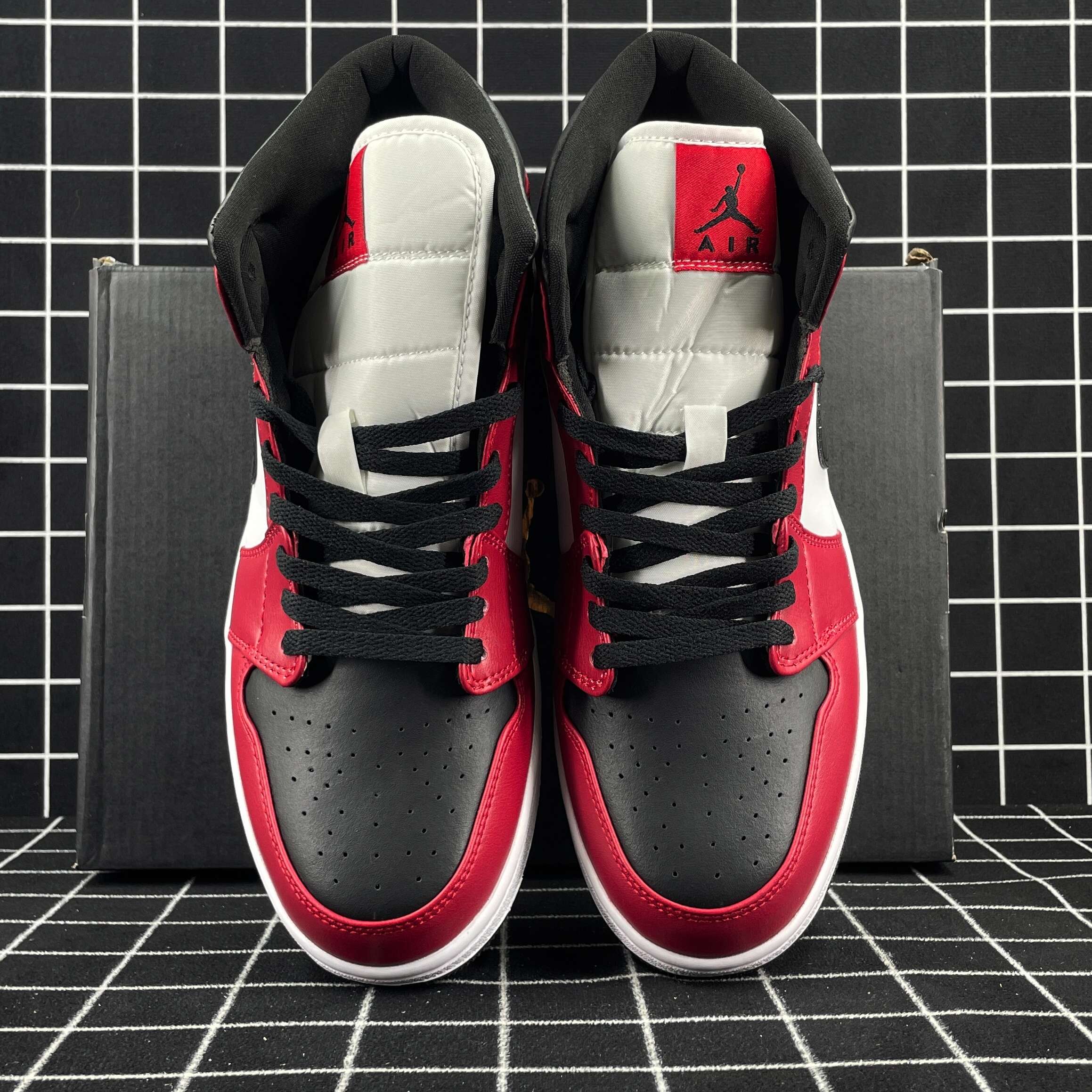 Air Jordan 1 Mid Chicago Black Toe
