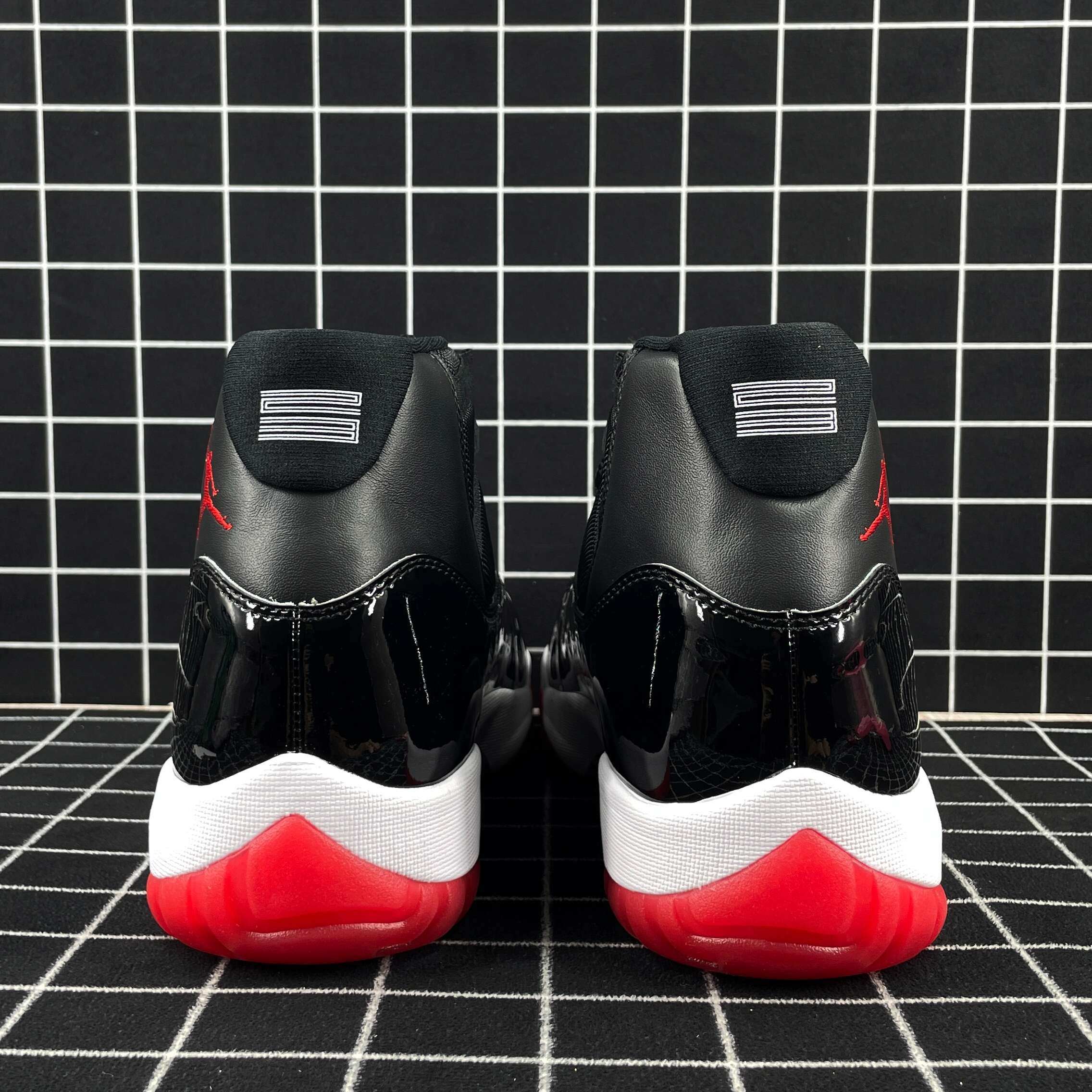 Air Jordan 11 Retro Playoffs Bred Replica