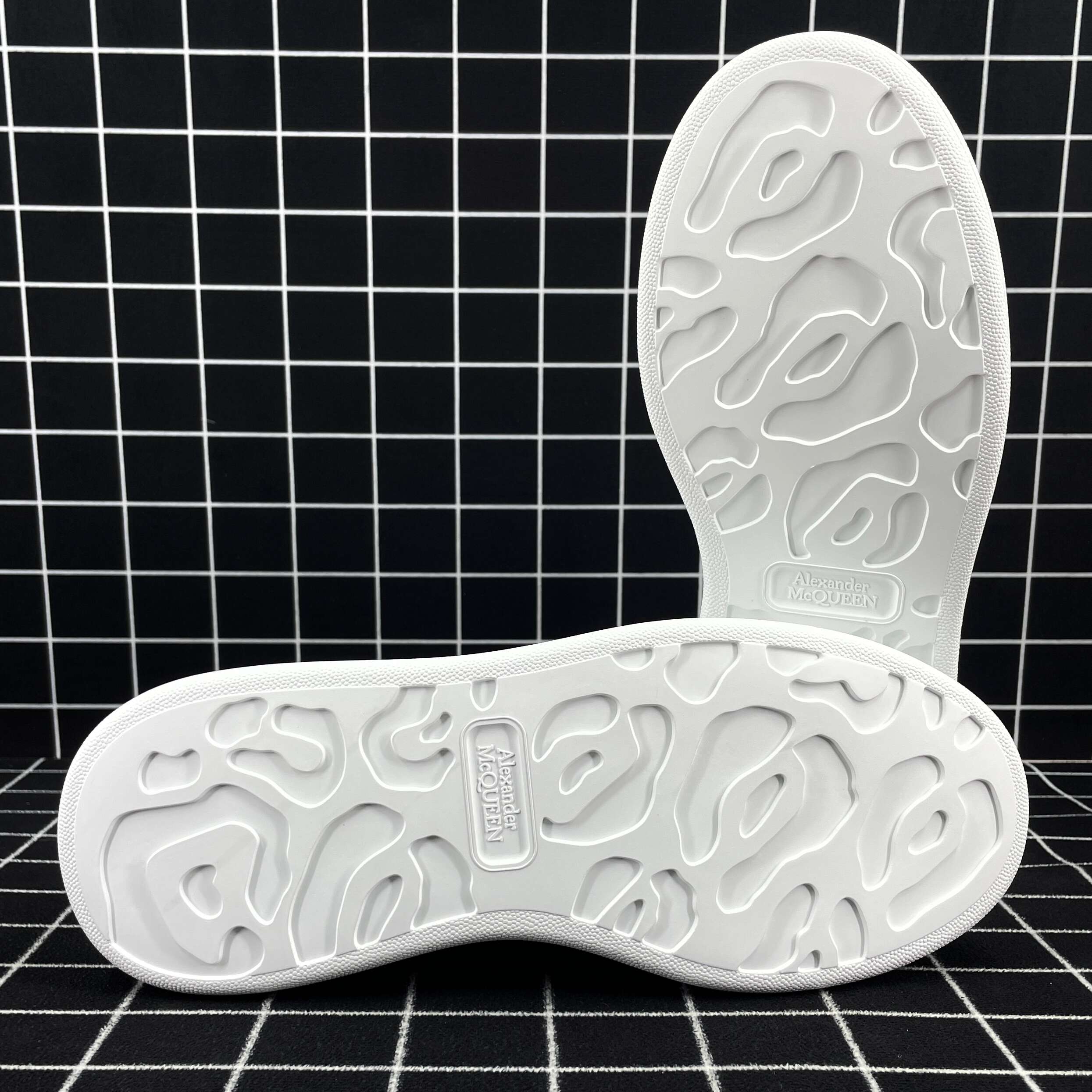 Alexander McQueen Oversized Sneaker White Smooth Calf Leather with Red Suede Heel Replica