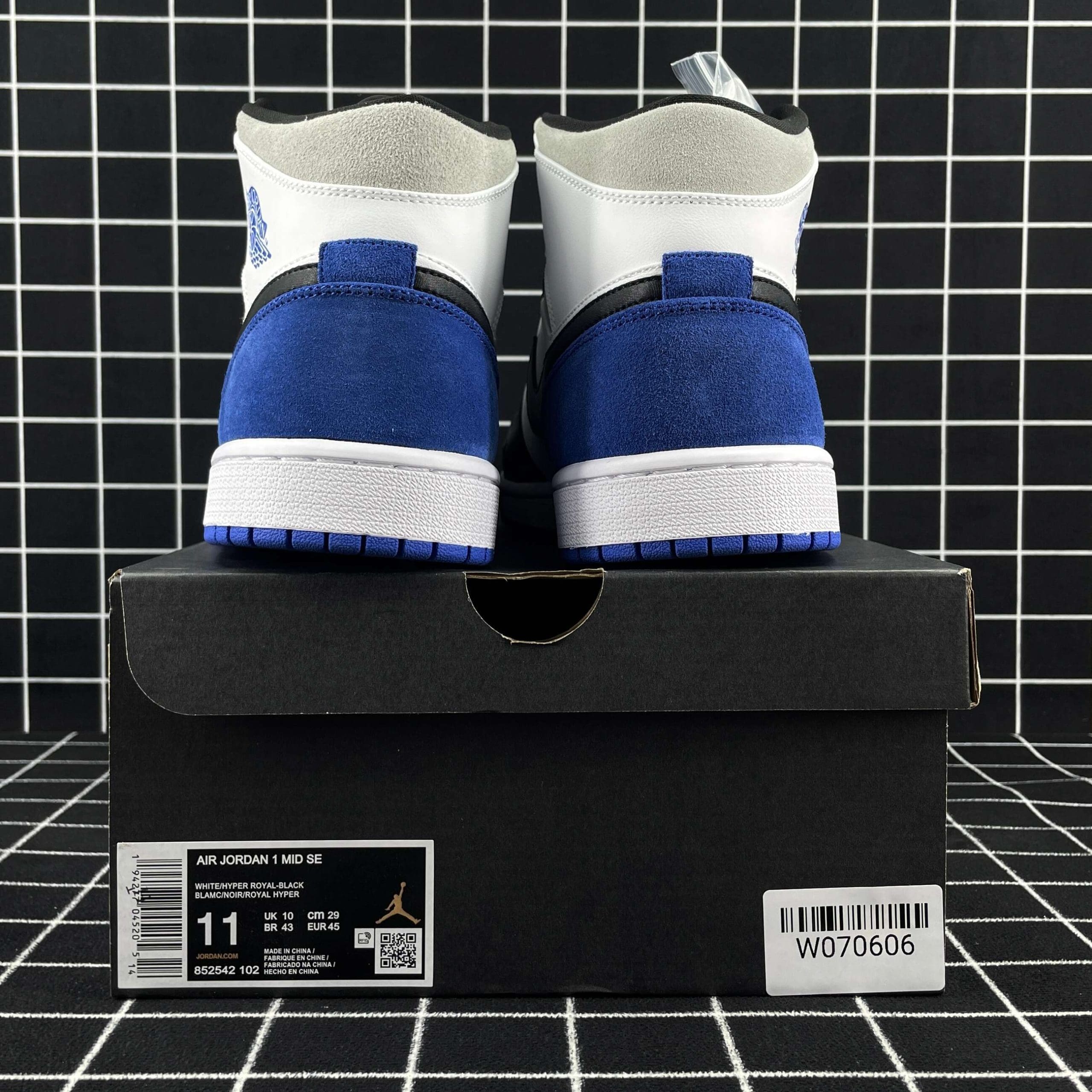 Jordan 1 Mid SE Royal Black Toe Replica