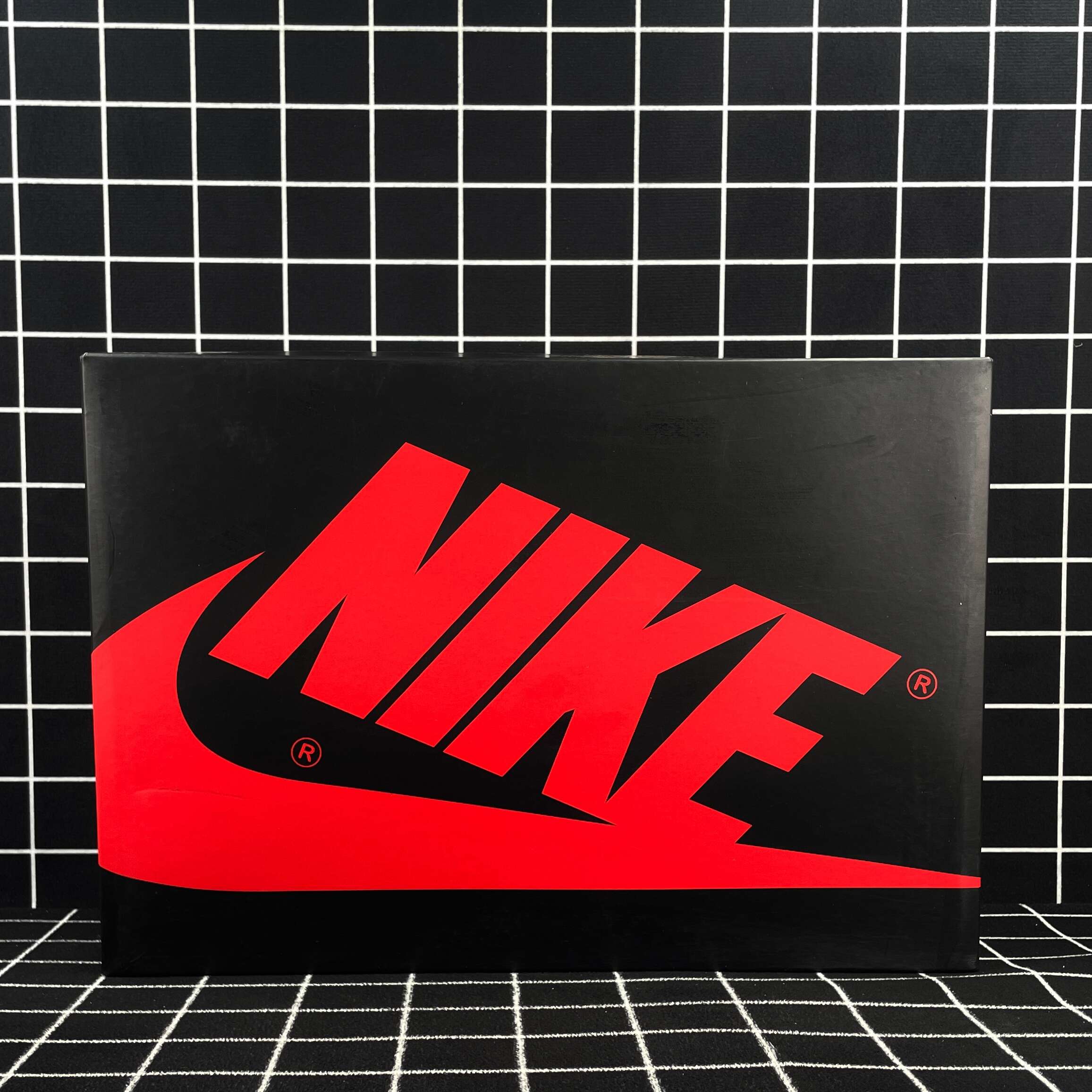 Jordan 1 Retro High Black Crimson Tint Replica