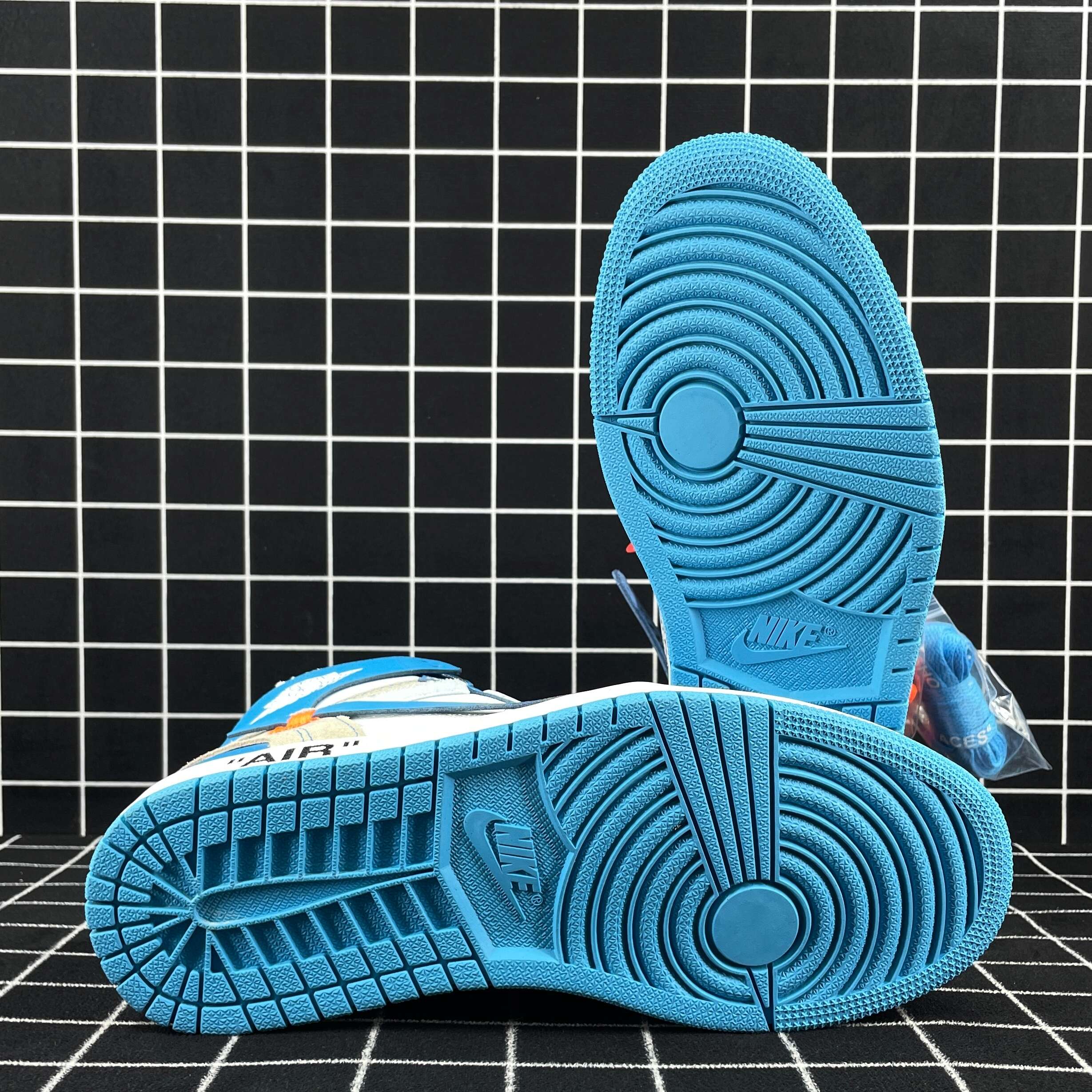 Jordan 1 Retro High University Blue Replica