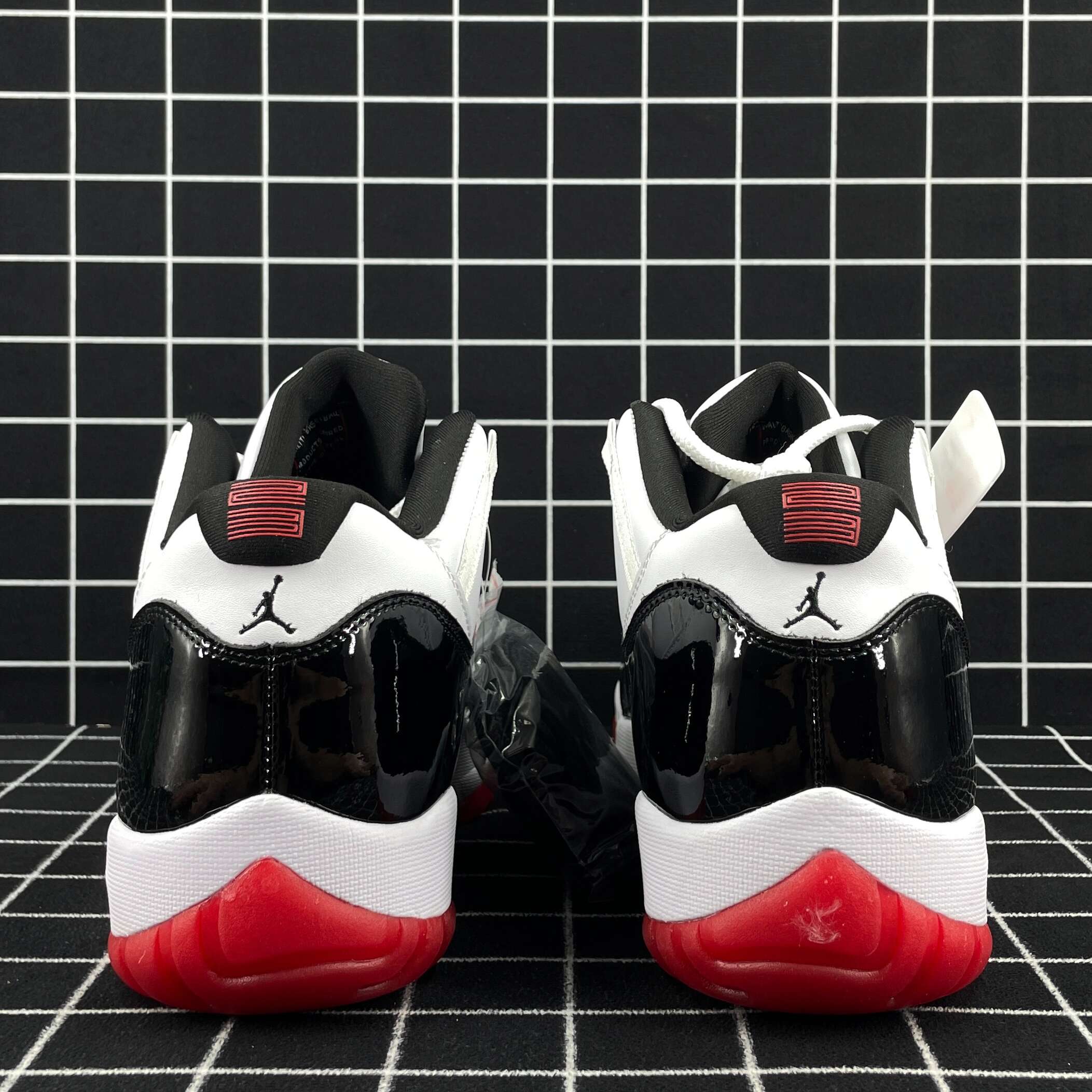 Jordan 11 Retro Low Concord Bred Replica
