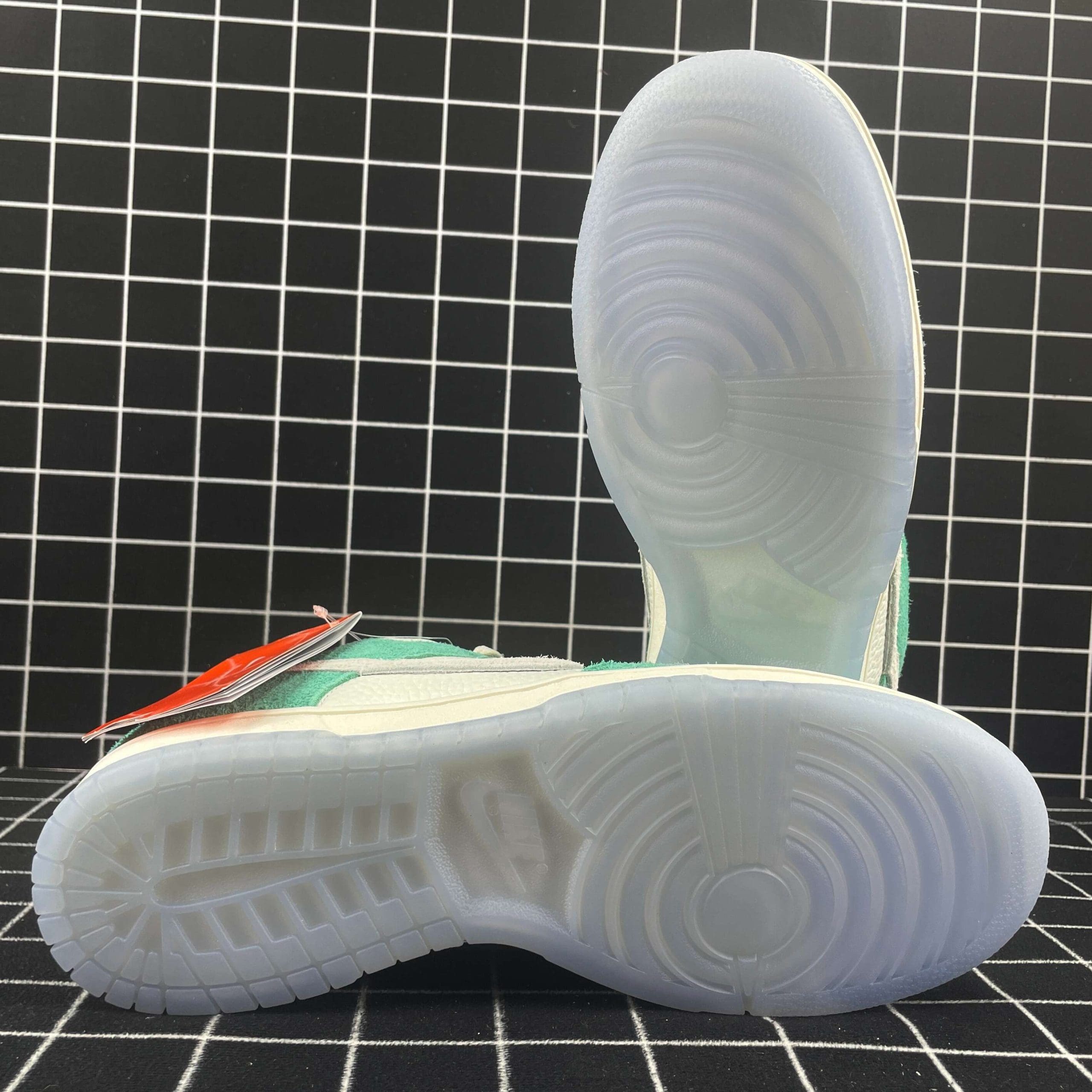 Kasina x Dunk Low Road Sign Replica