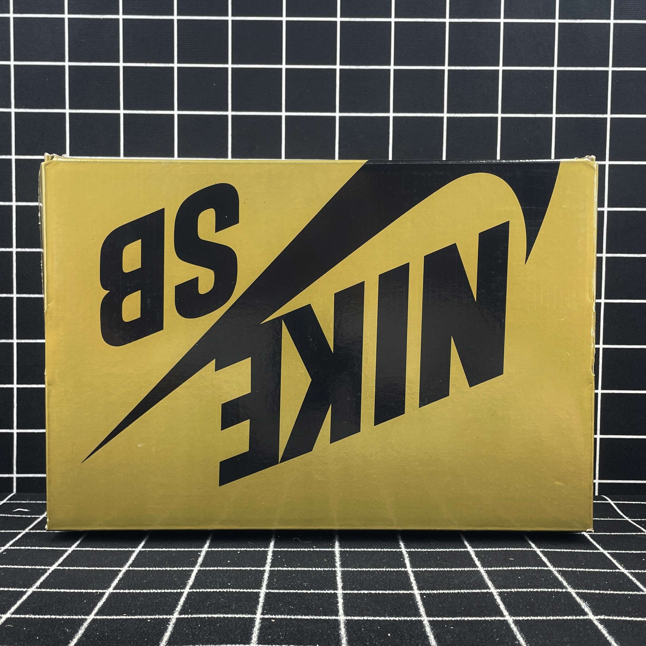 Nike Dunk SB Low Red Lobster Replica