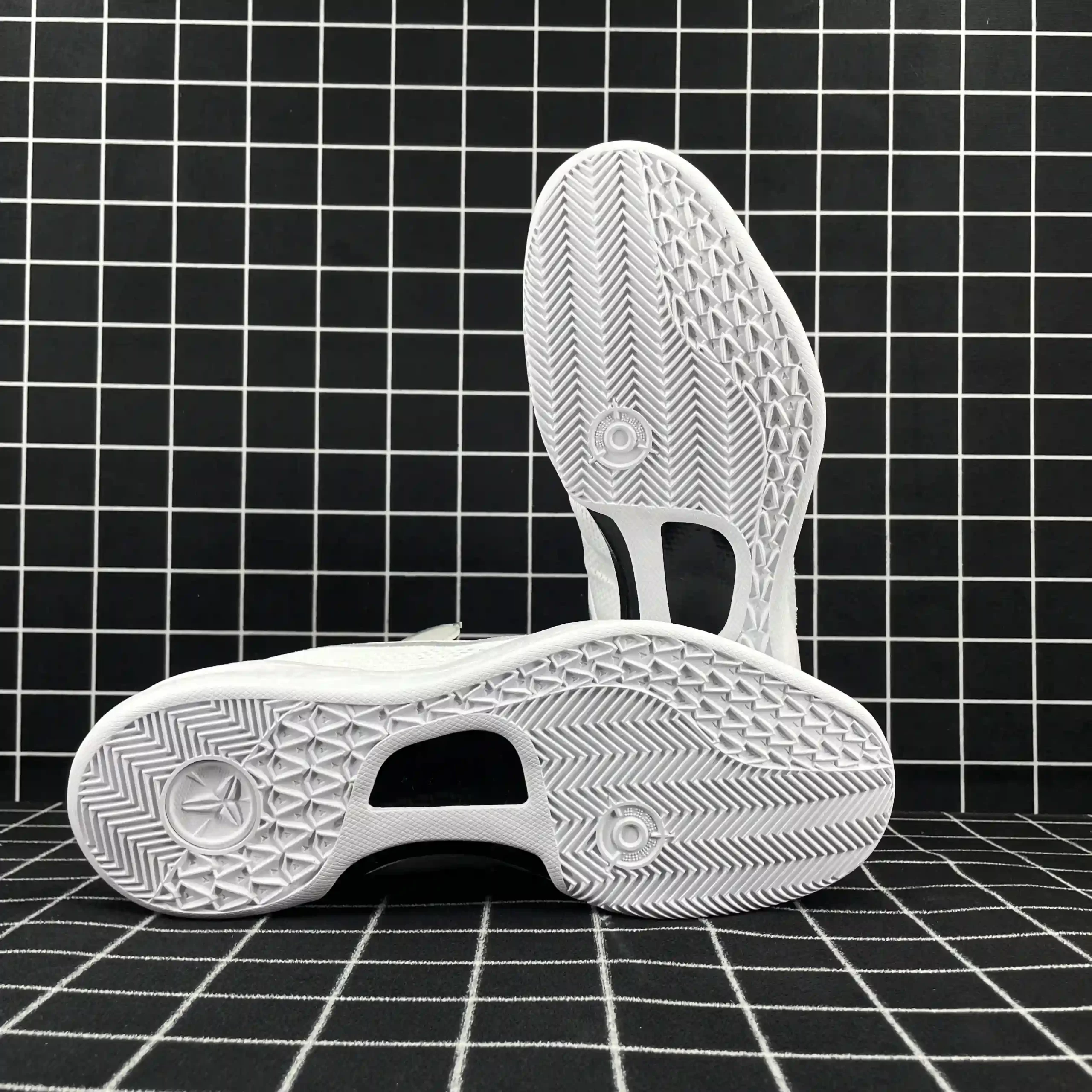 Nike Kobe 8 Protro Halo Replica