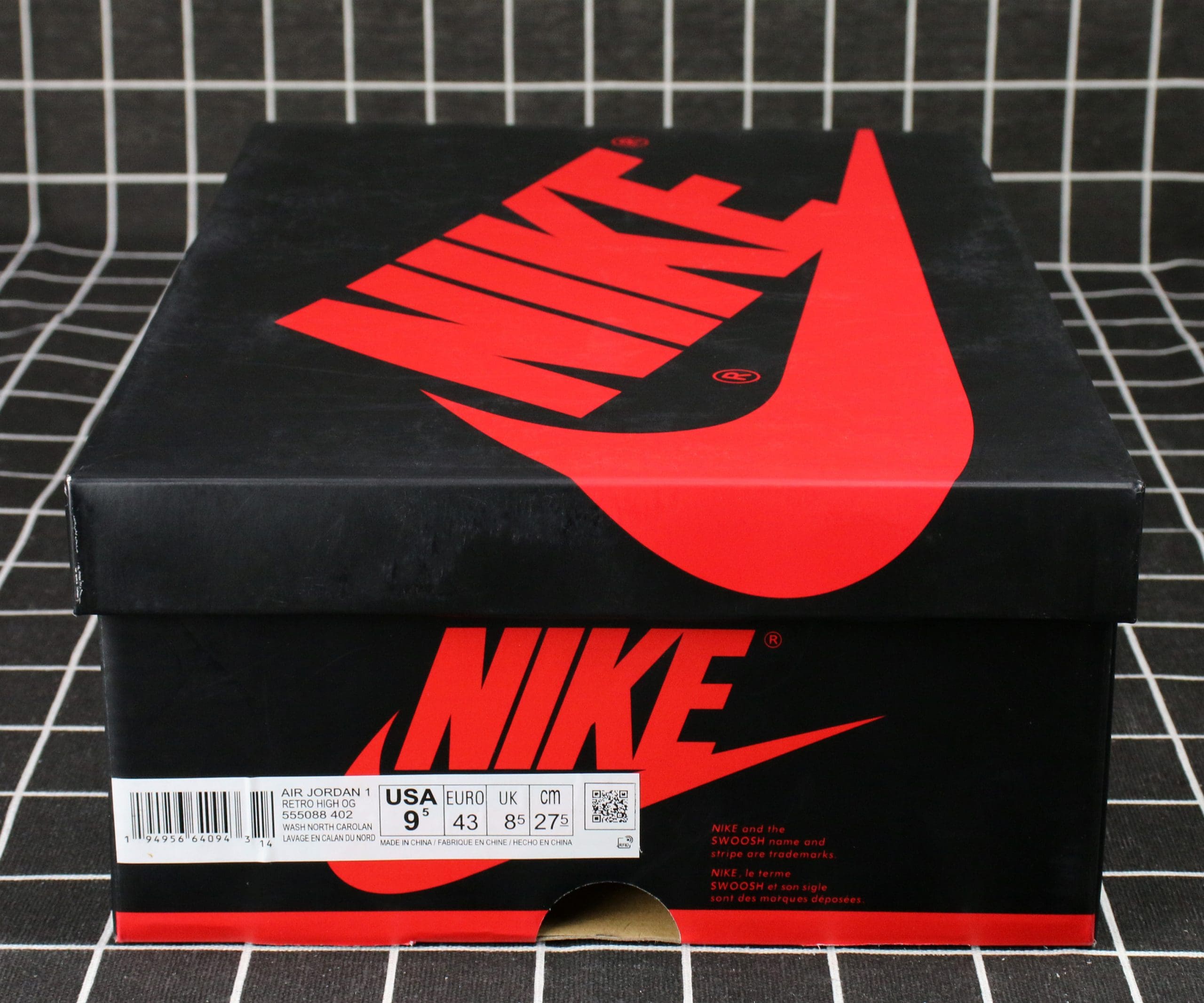 Air Jordan 1 Retro High OG Hyper Royal Replica