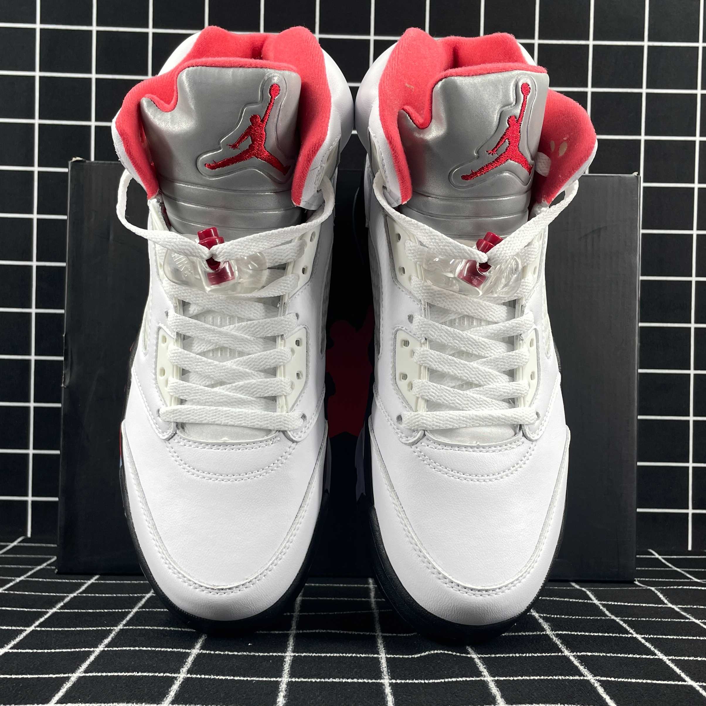 Jordan 5 Retro Fire Red Silver Tongue (2020) Replica