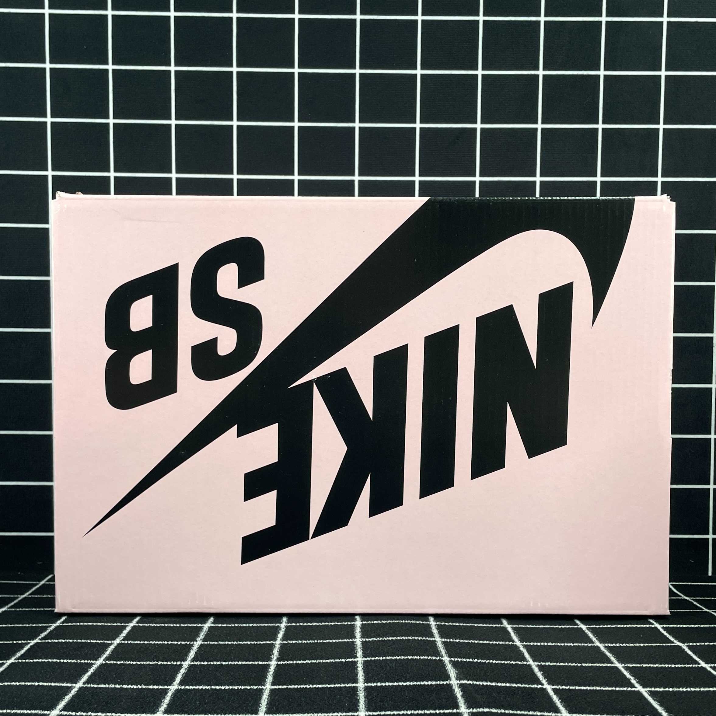 Nike SB Dunk Low Staple Panda Pigeon Replica