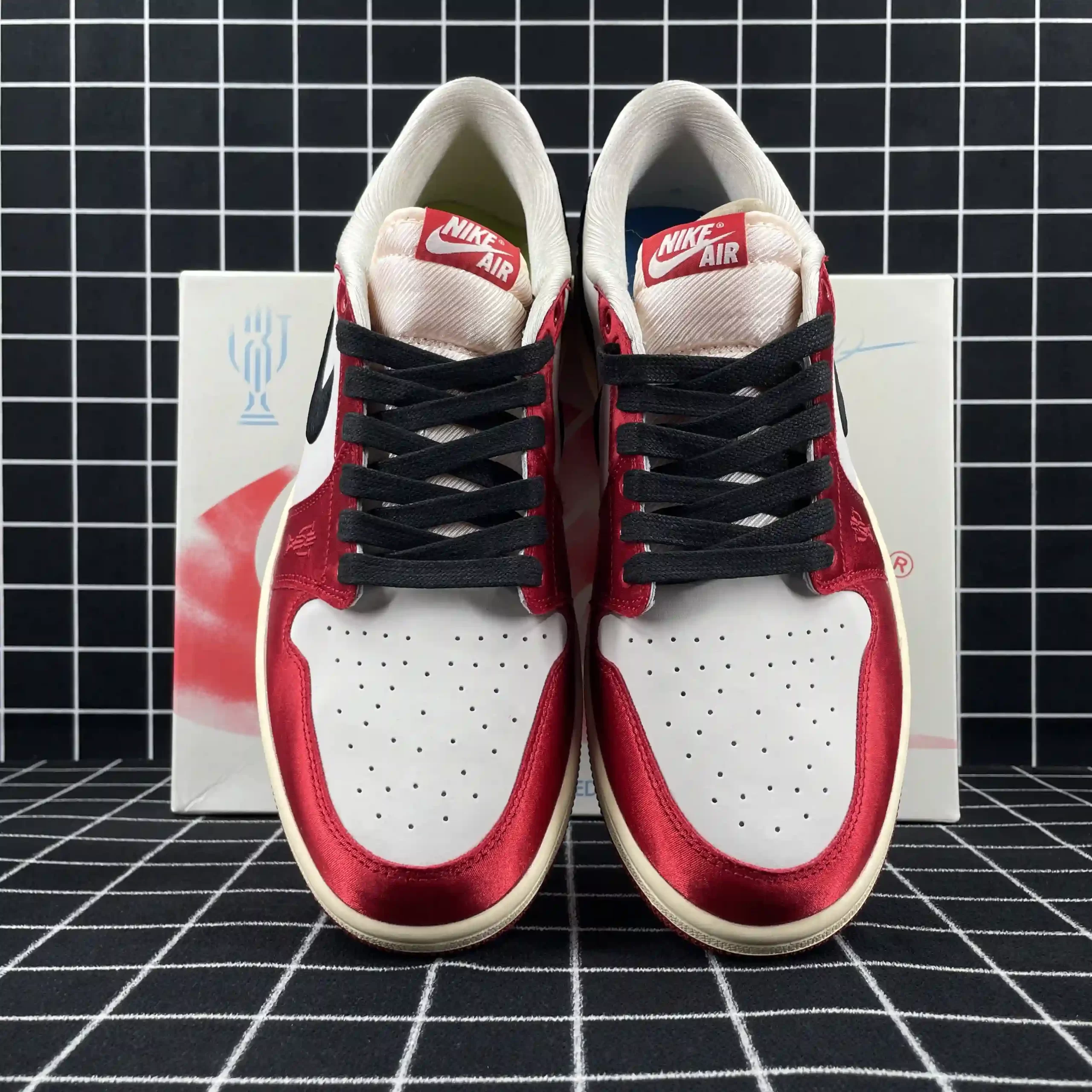 Jordan 1 Retro Low OG Trophy Room Away Replica