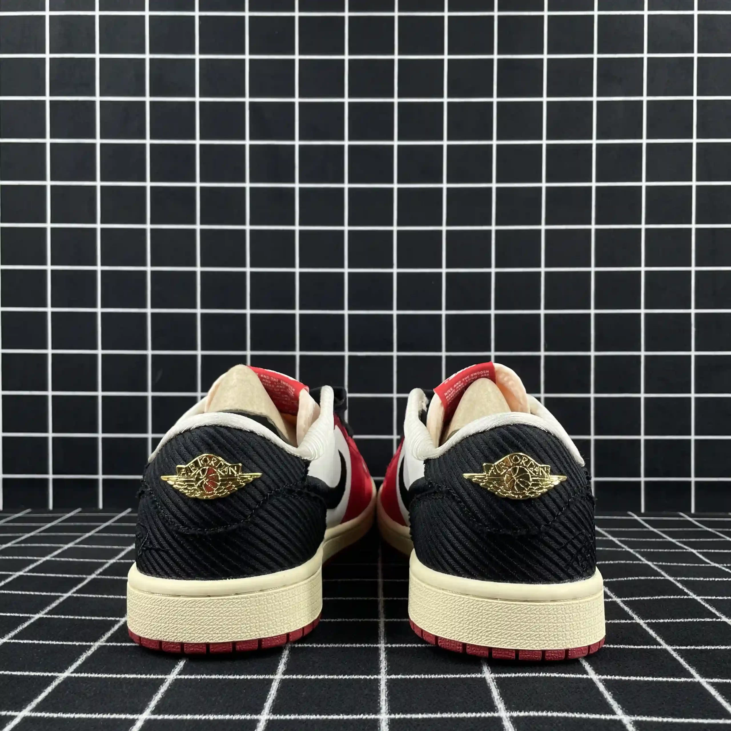 Jordan 1 Retro Low OG Trophy Room Away Replica