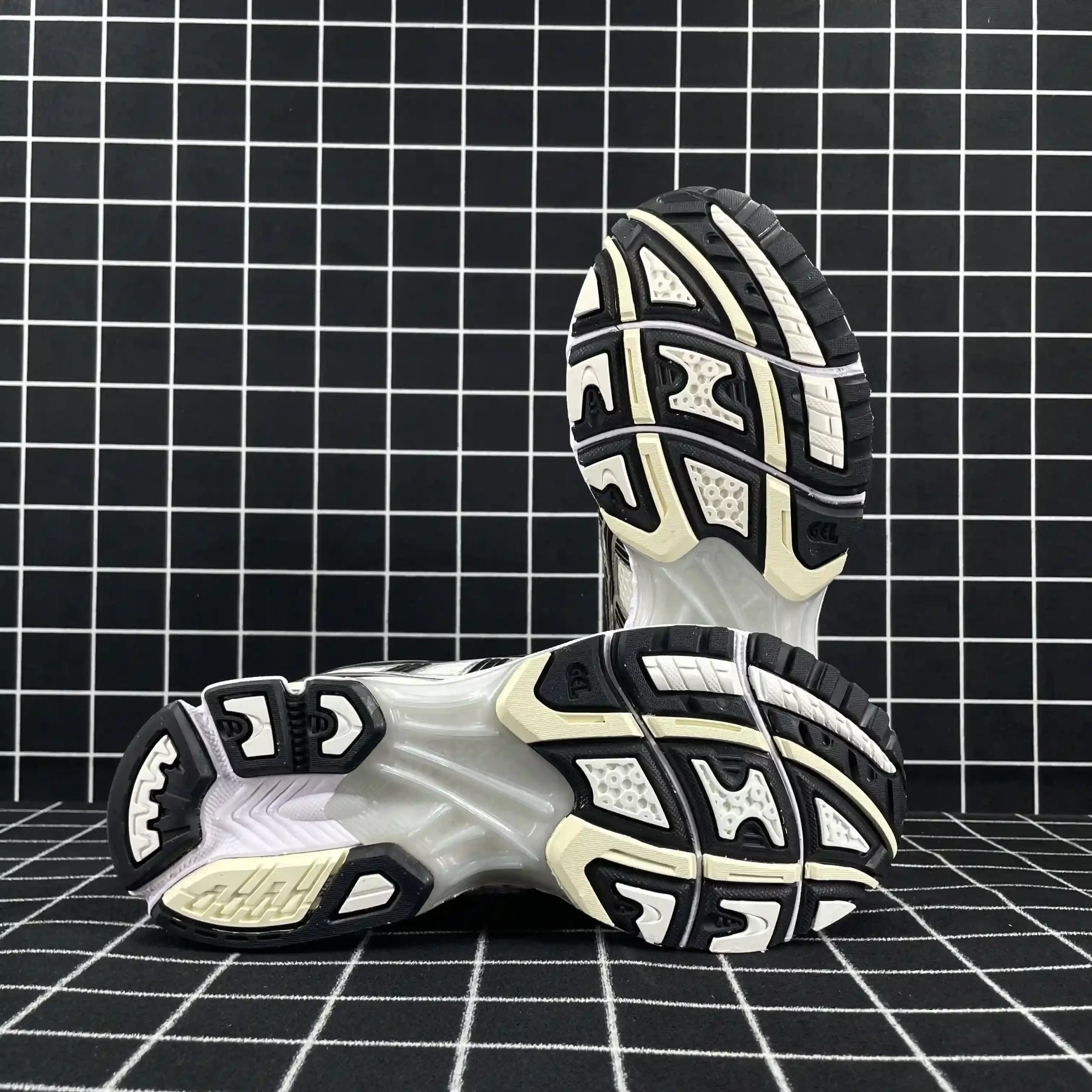 As*ic*s gel-kayano 14 cream black metallic plum