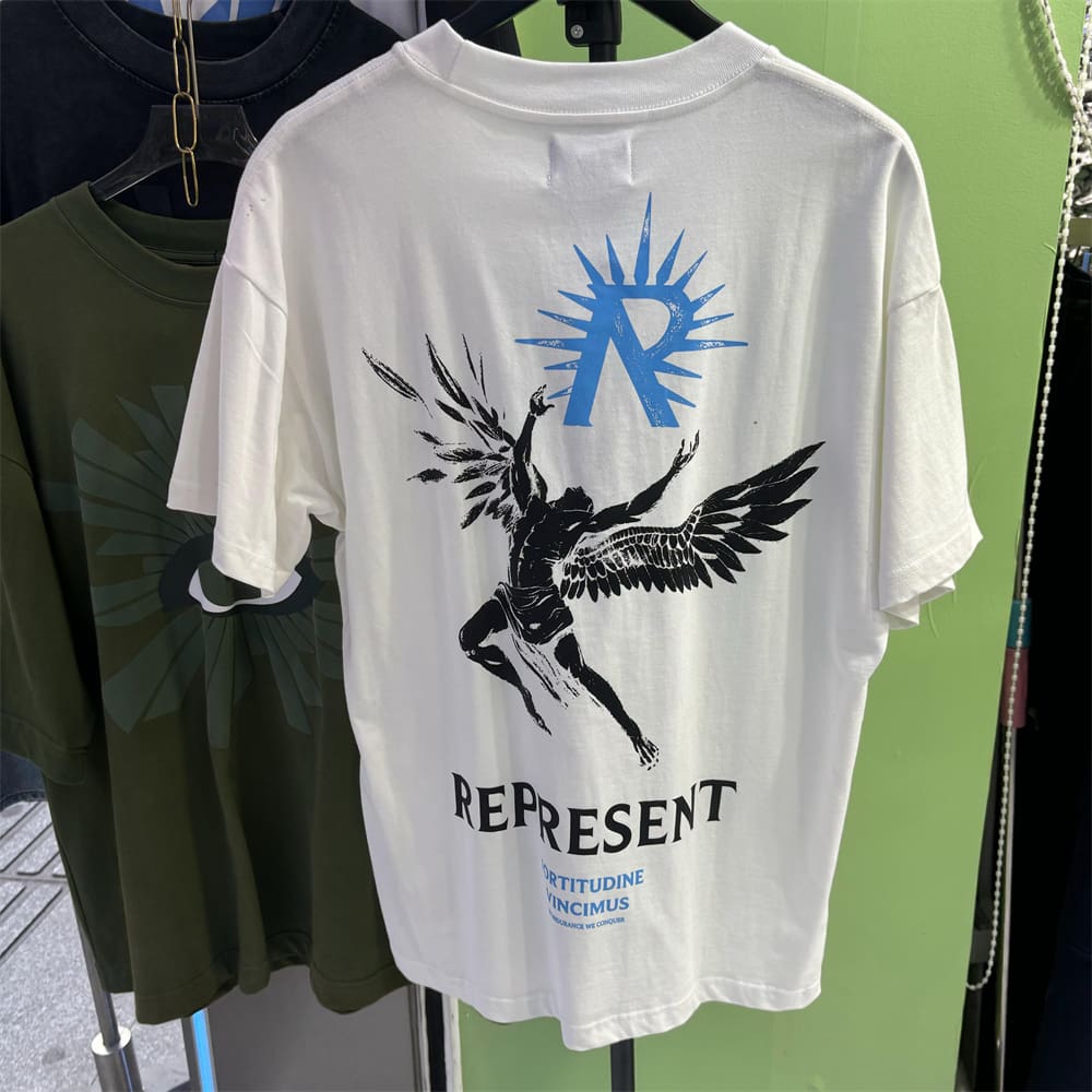 Rep Sun Wing God Character Slogan Tee