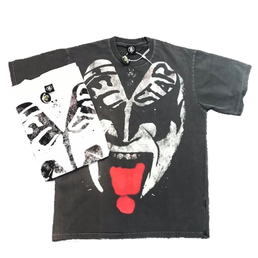 H*lst*r studios kiss me im a H*lst*r tee