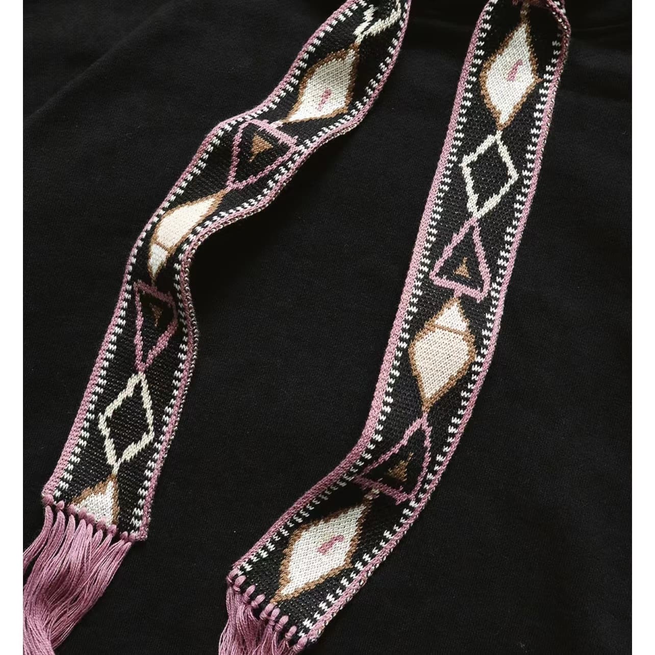 Kapital Hitian Hehong Geometric Tassel Embroidery Hooded