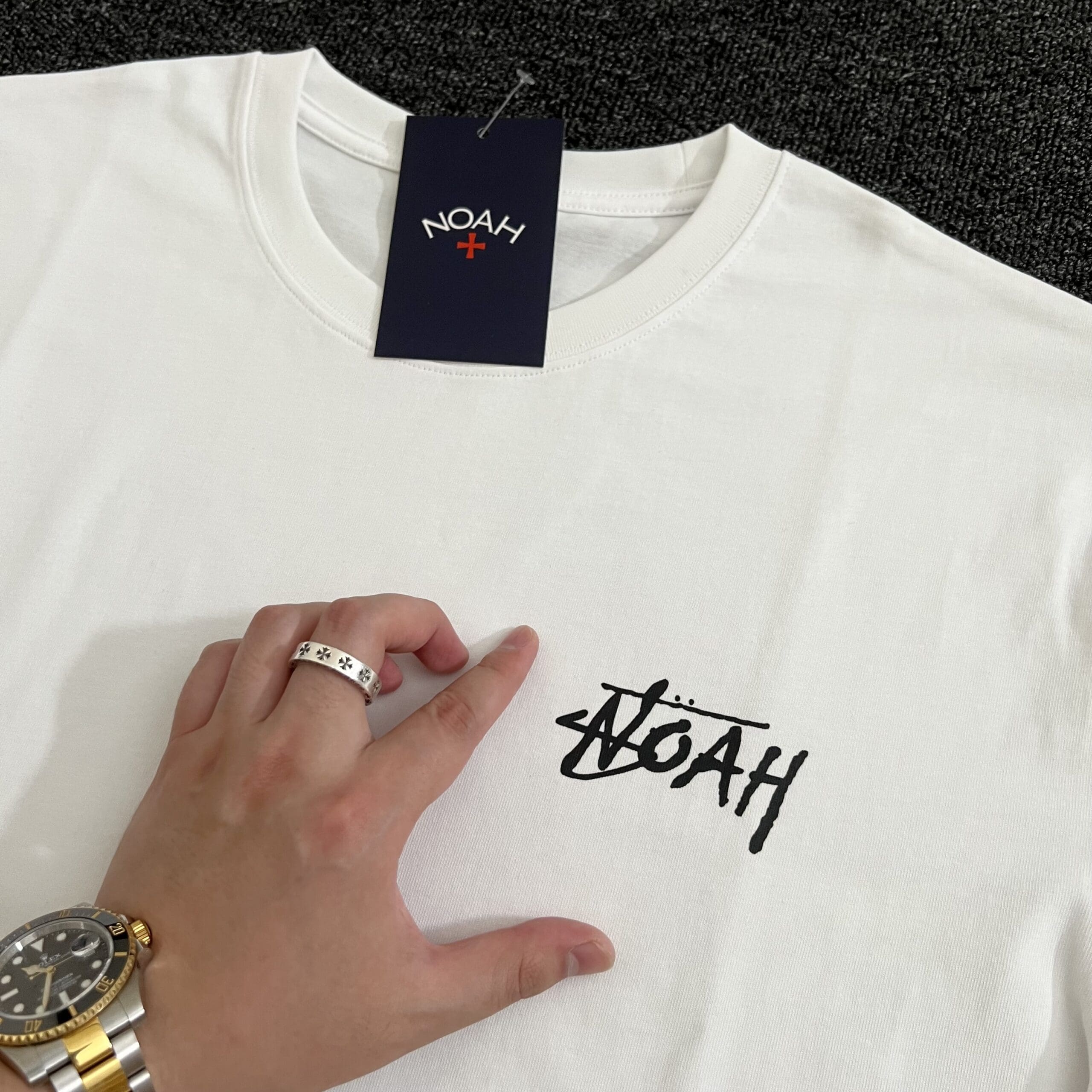 Noah Calligraphy Logo Long Sleeve Tee