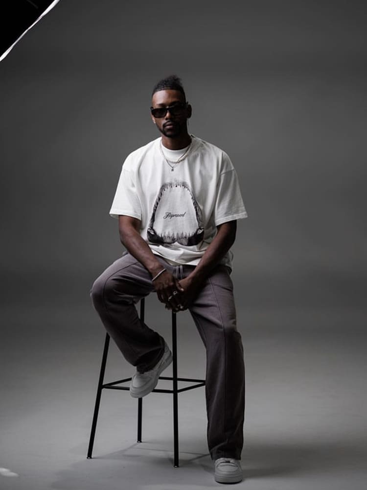 Represent Rep Shark Tooth Tee