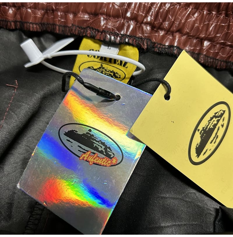 Corteiz Snakeskin PU Letter Embroidered Casual Shorts for Men and Women